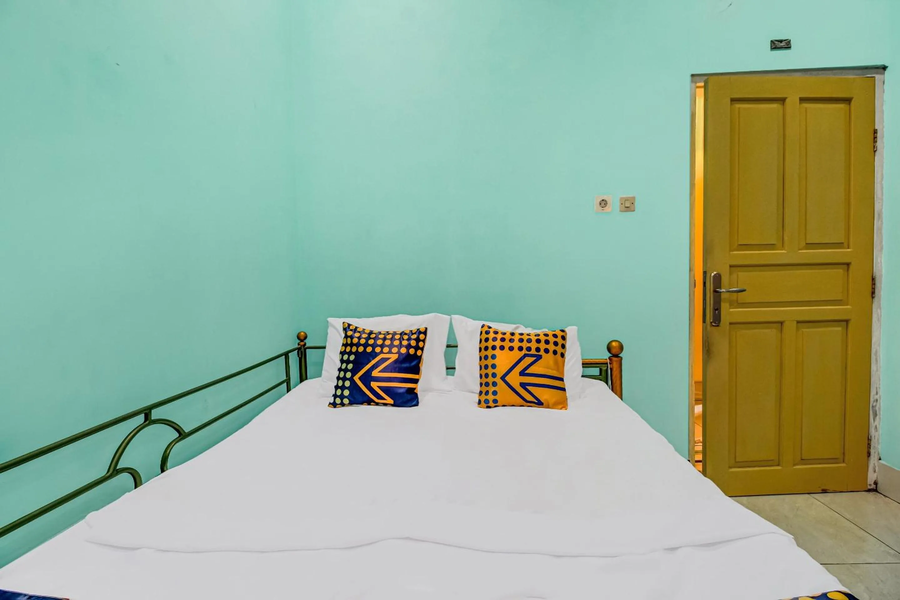 Bedroom, Bed in Hotel O Desa Wisata Bangunharja