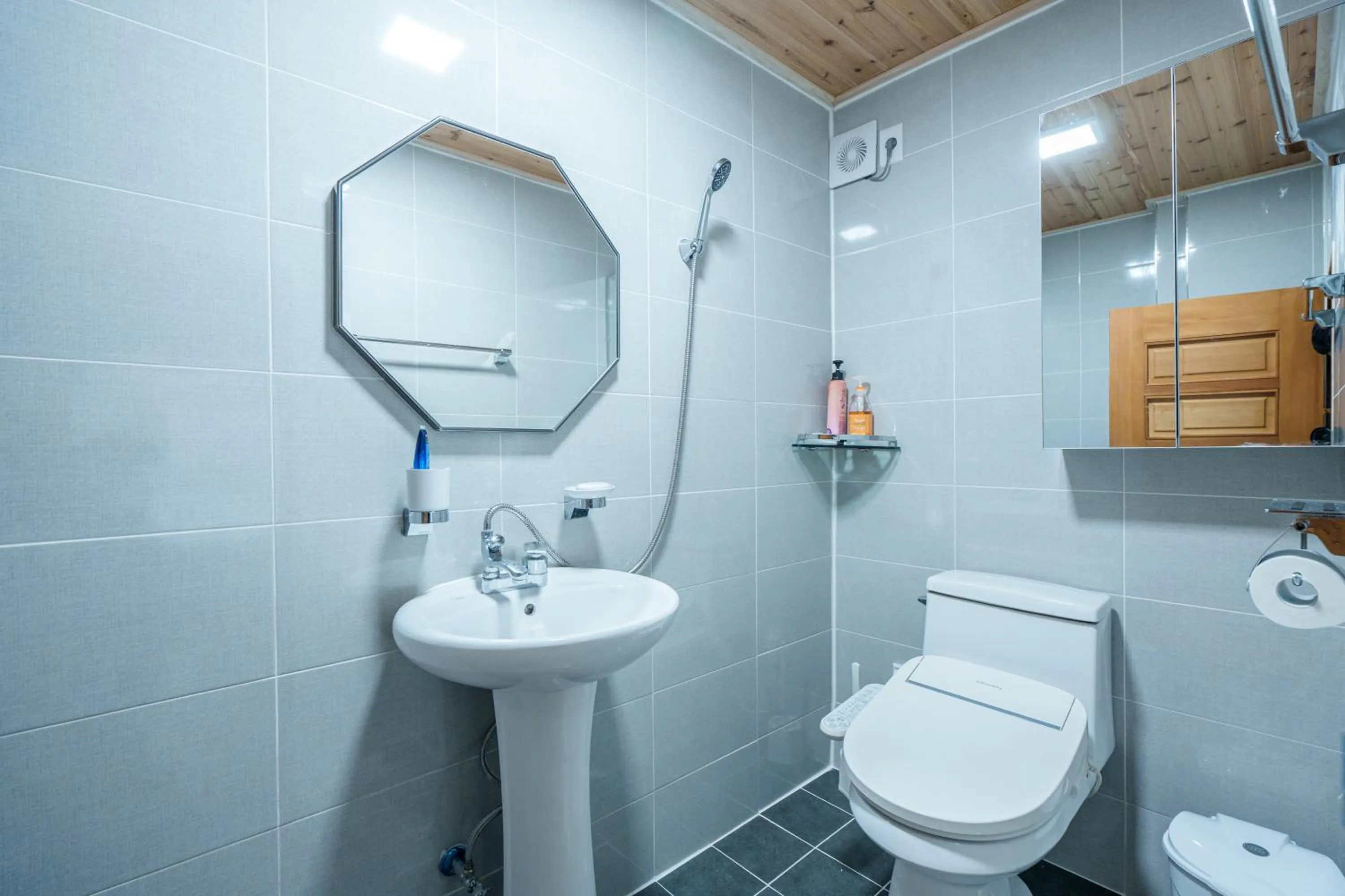 Aega Hanok Guesthouse