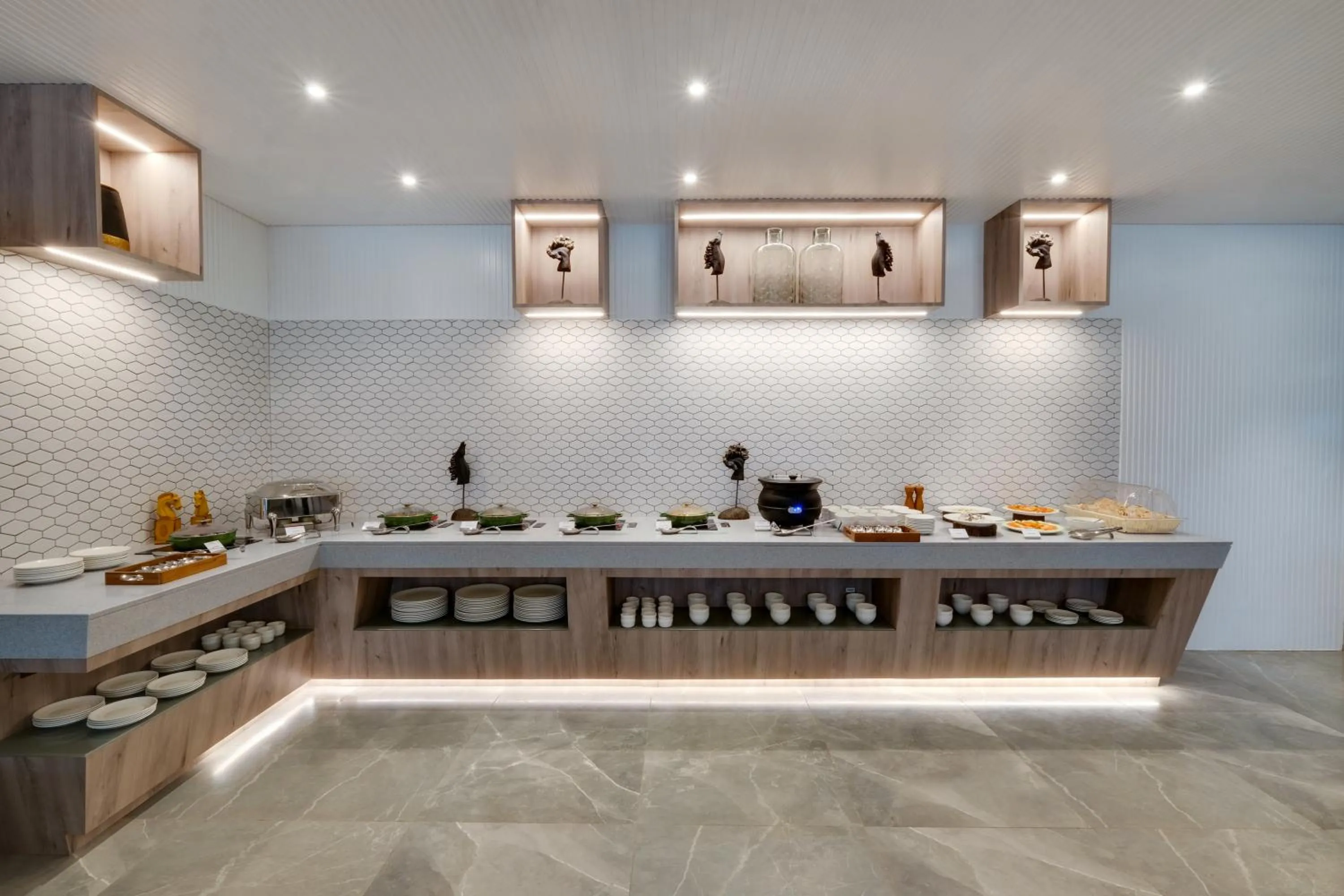 Restaurant/places to eat in 7 Apple Hotel Mahape, Navi Mumbai