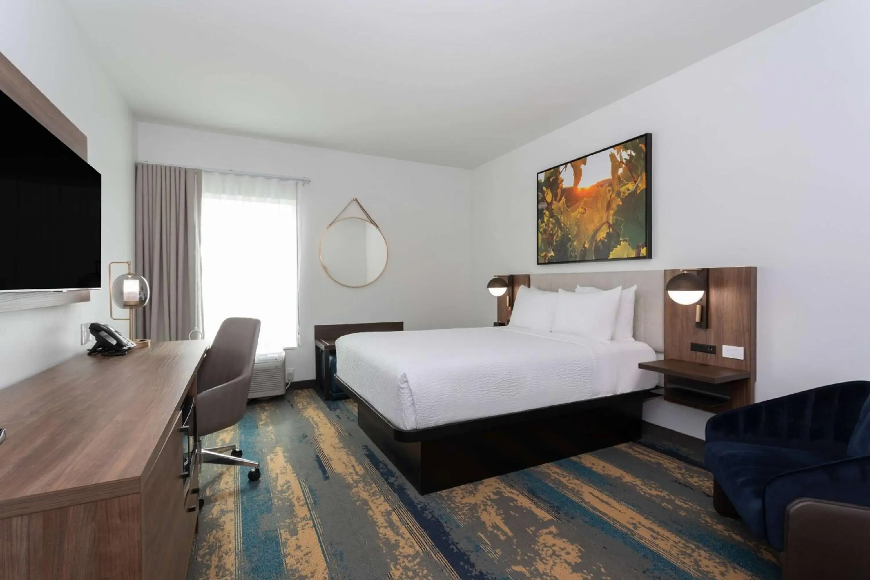 1 Queen Bed, Hearing Accessible Room, Non-Smoking in La Quinta Inn & Suites by Wyndham Galt Lodi North 1 Queen Bed, Hearing Accessible Room, Non-Smoking in La Quinta Inn & Suites by Wyndham Galt Lodi North