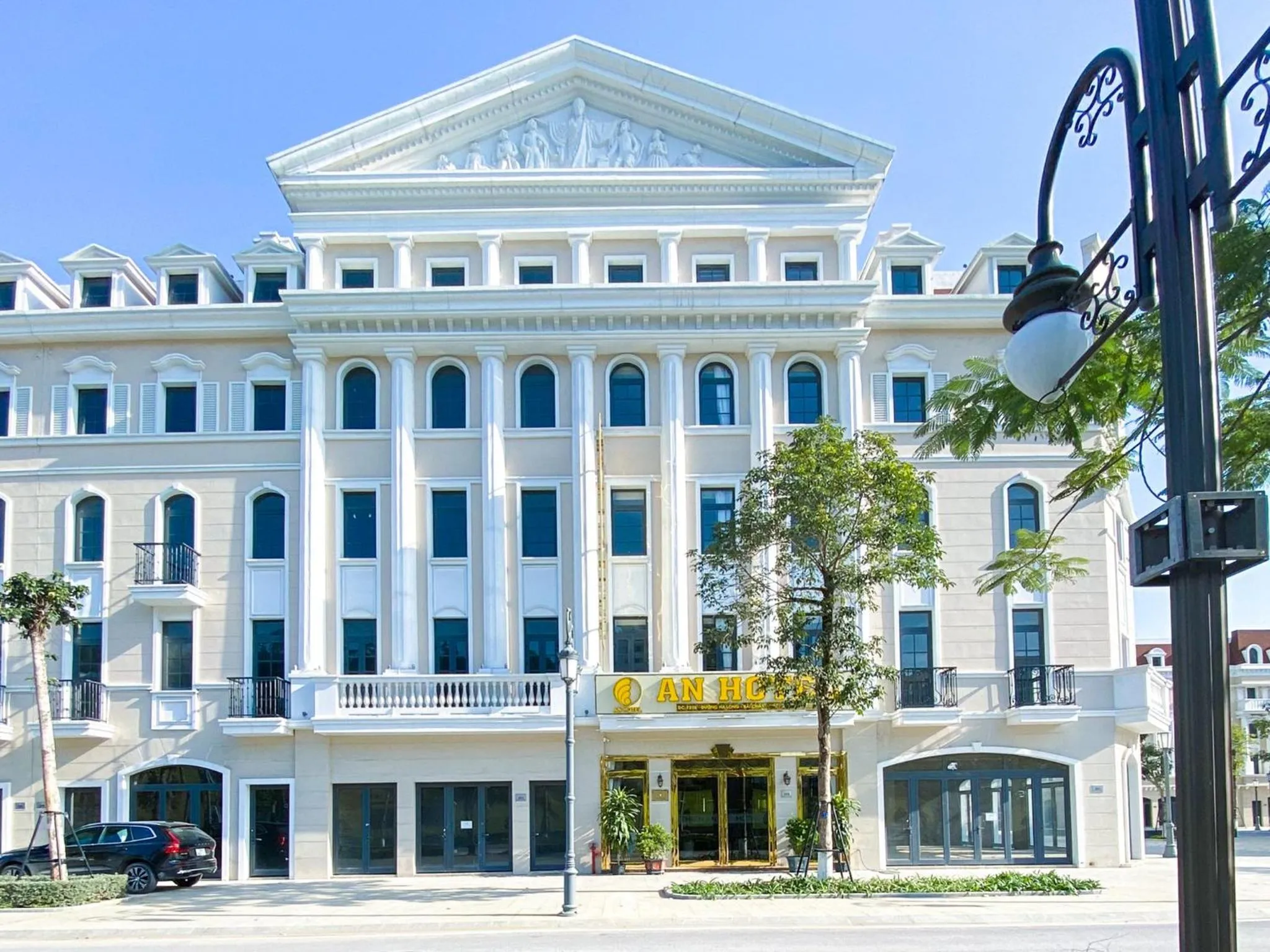 Property building in An Hotel Ha Long