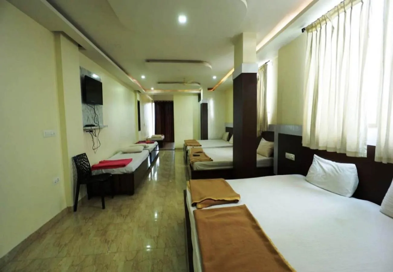 Property building, Bed in Silver Suite