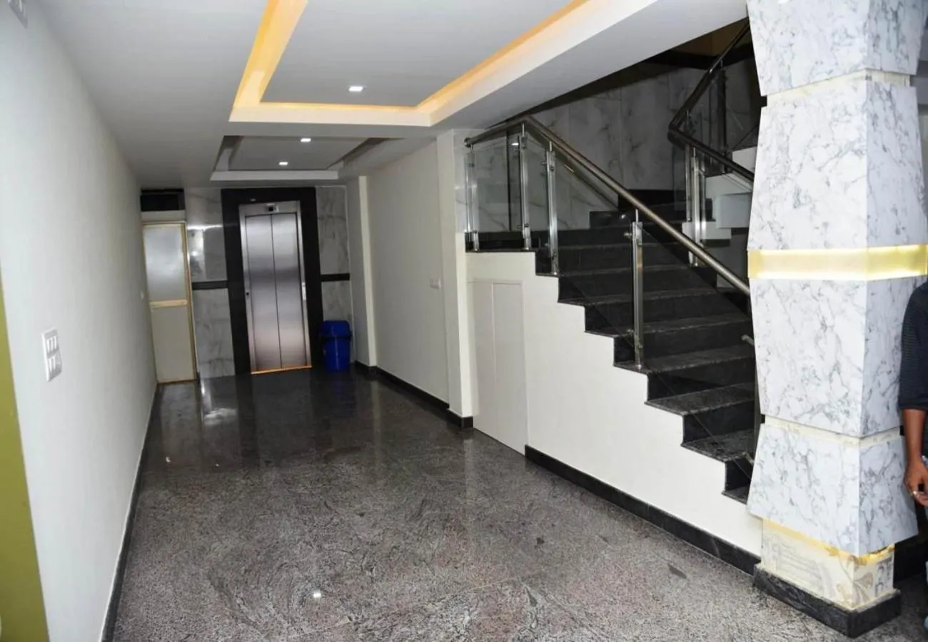 elevator in Silver Suite