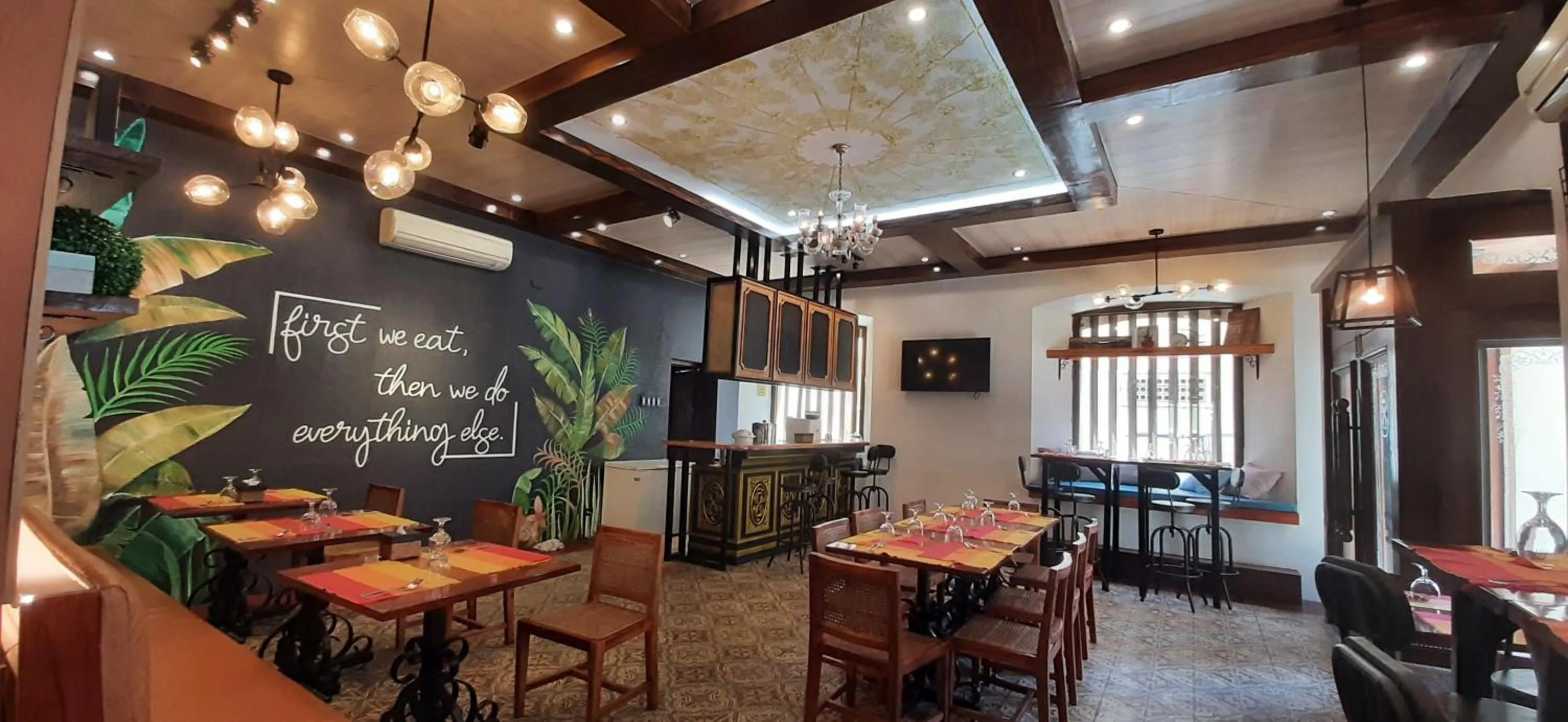 Restaurant/places to eat in Hotel Salcedo De Vigan
