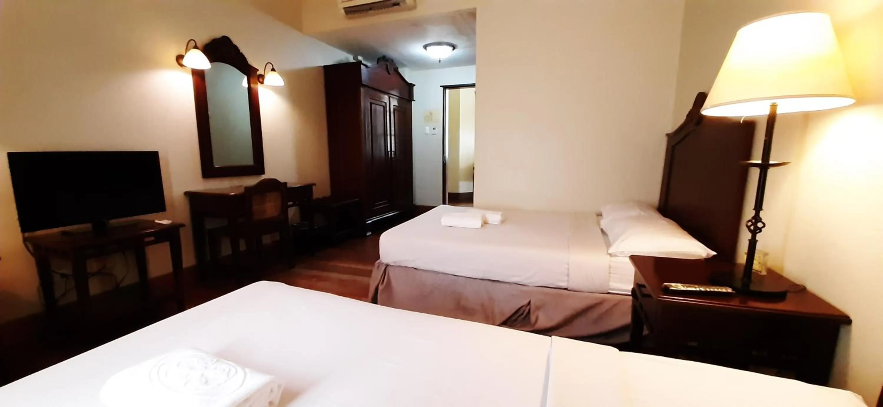 TV and multimedia, Bed in Hotel Salcedo De Vigan