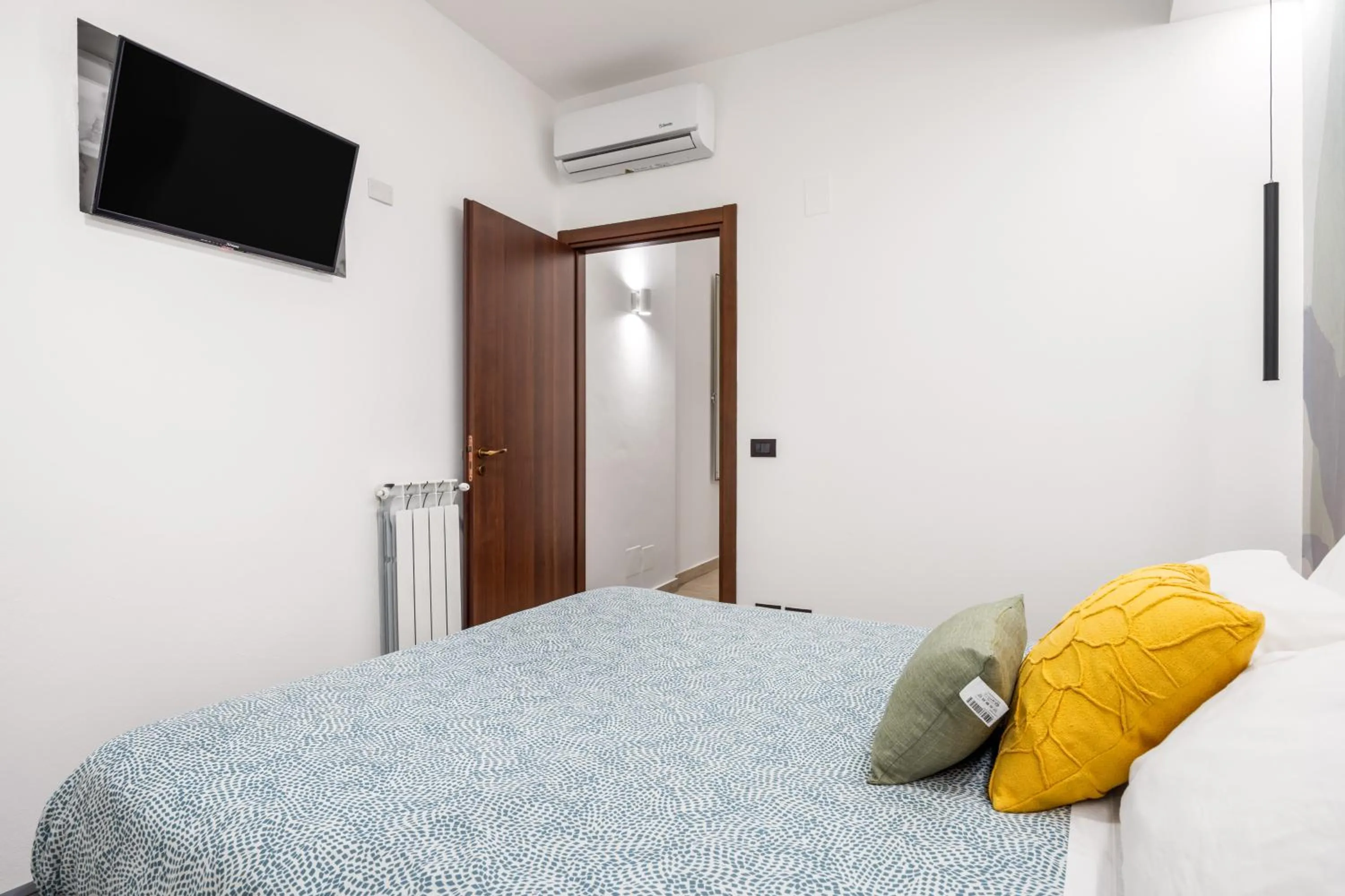 Bedroom, Bed in Open Sicily Residence - Central Apartments Near Quattro Canti