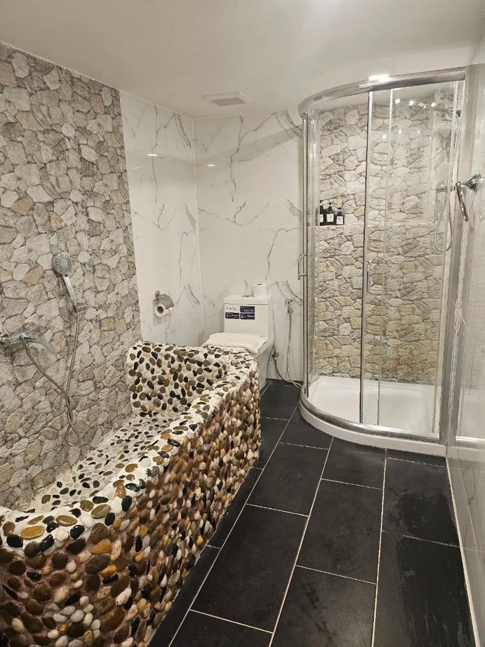 Shower in Chiang Mai Las Orquideas Resort