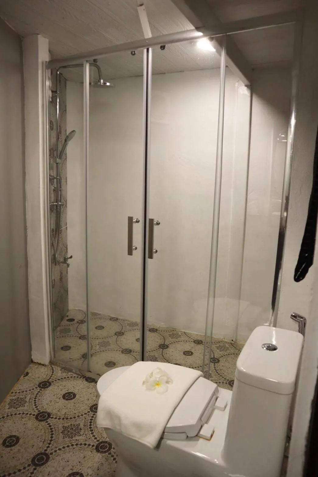 Shower in Chiang Mai Las Orquideas Resort