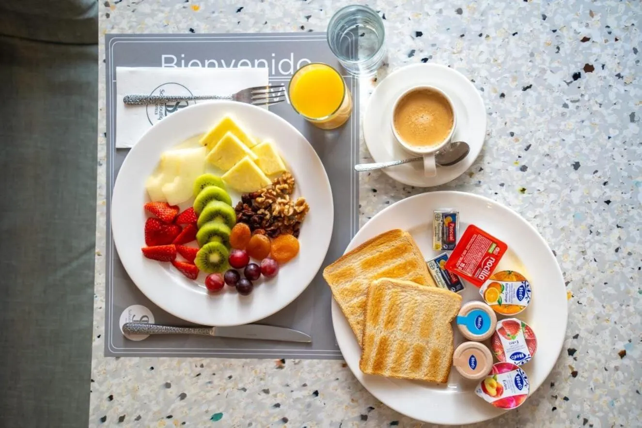 Breakfast in Soho Boutique Turia