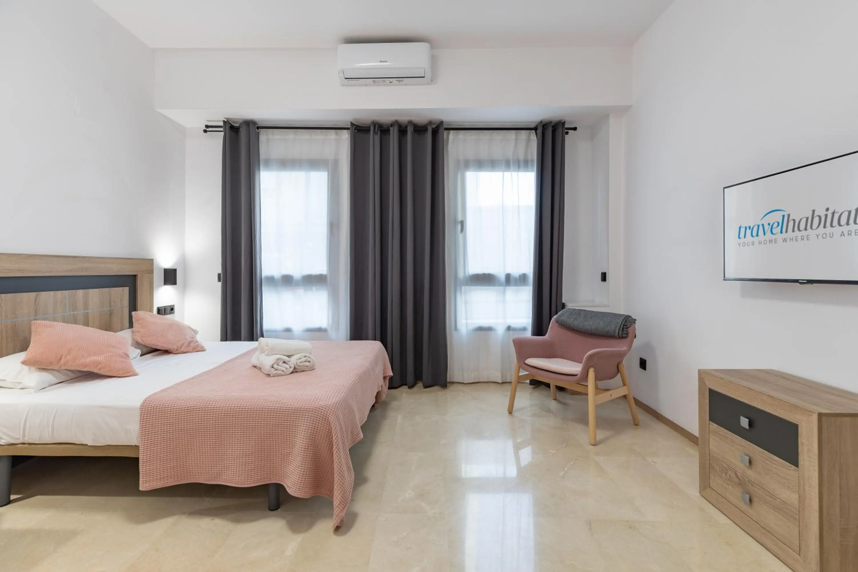 Bedroom, Bed in Travel Habitat La Marina Real
