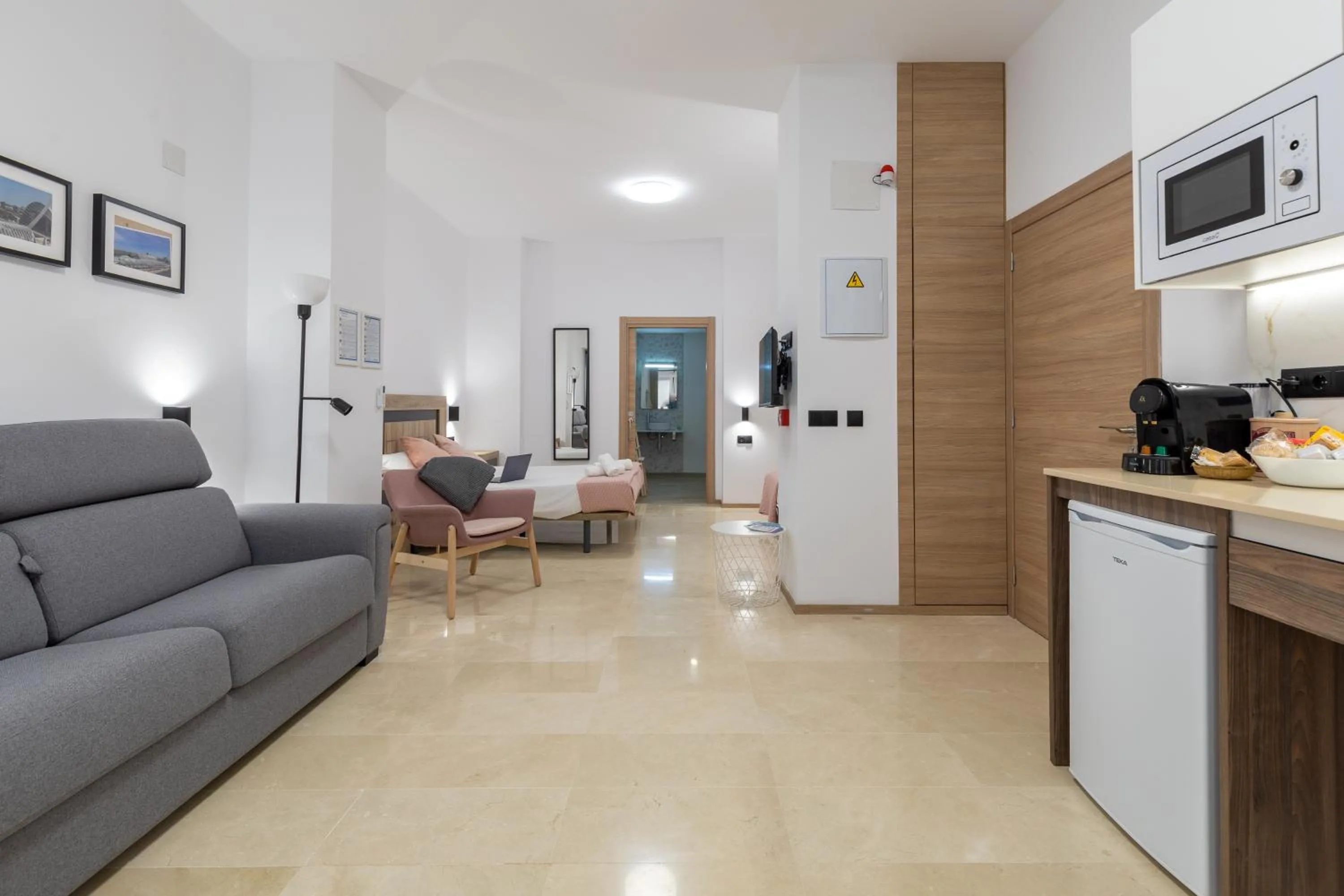 Photo of the whole room in Travel Habitat La Marina Real