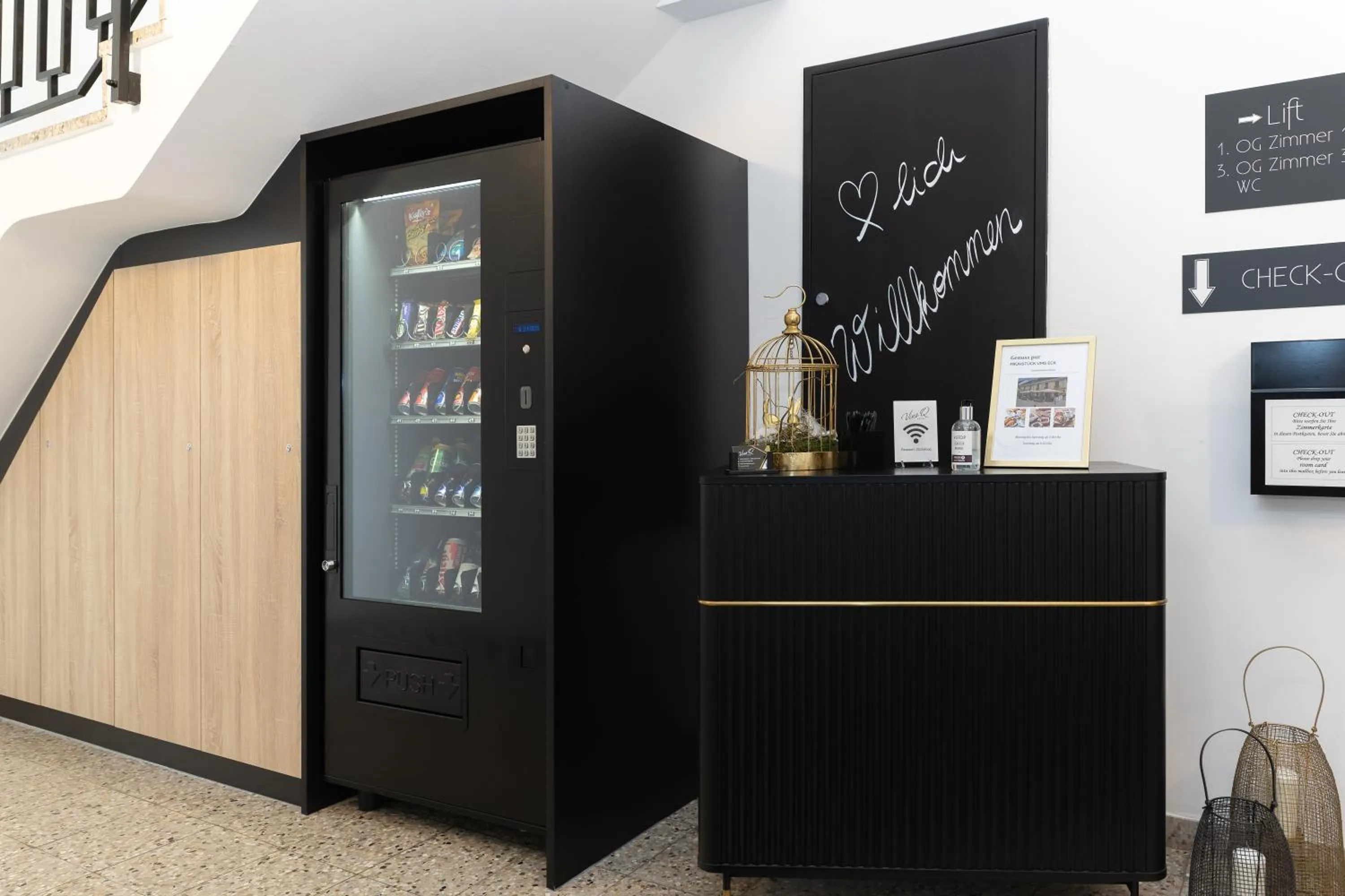 vending machine in Self-Check-in Hotel VinoQ Zistersdorf