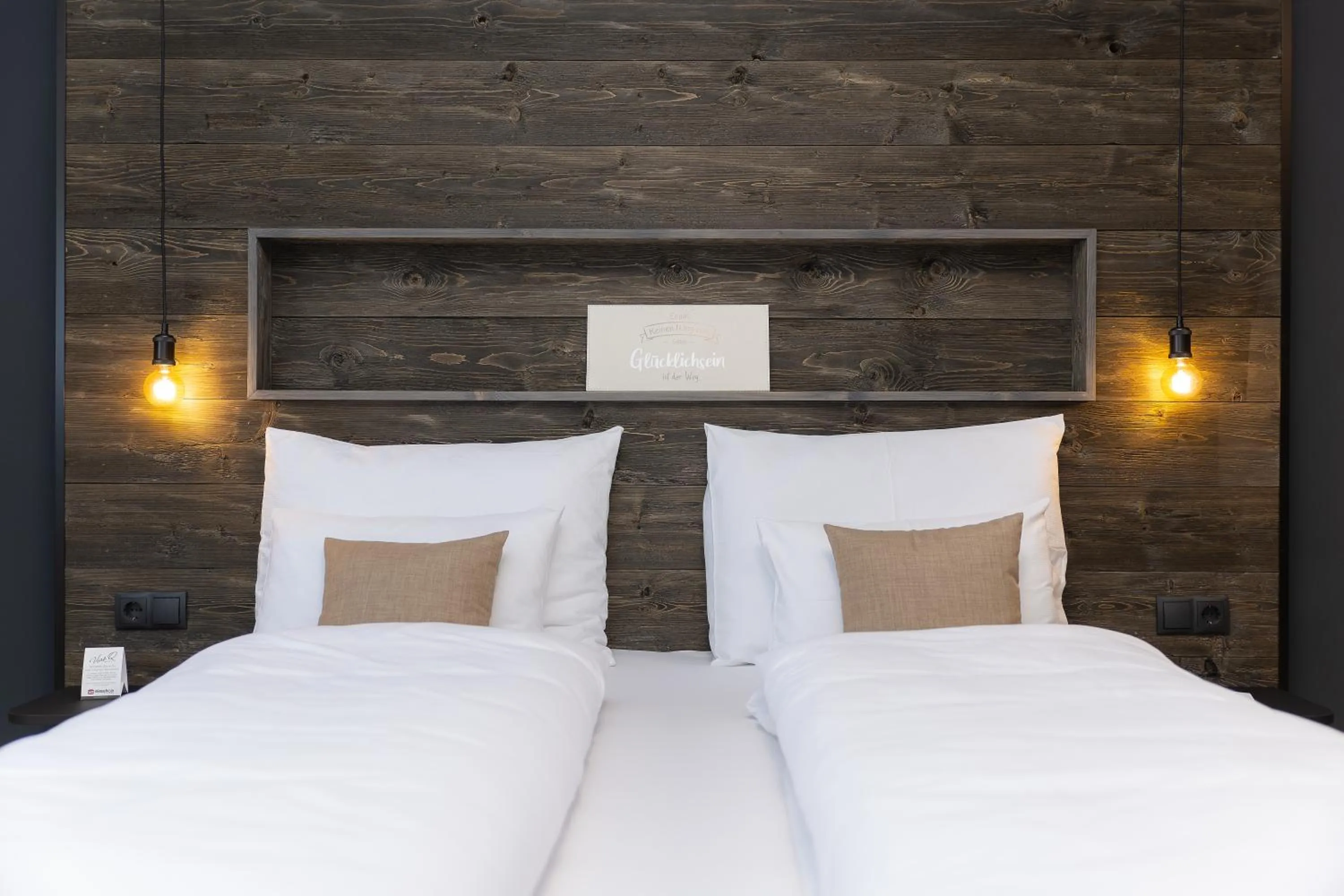 Bed in Self-Check-in Hotel VinoQ Zistersdorf