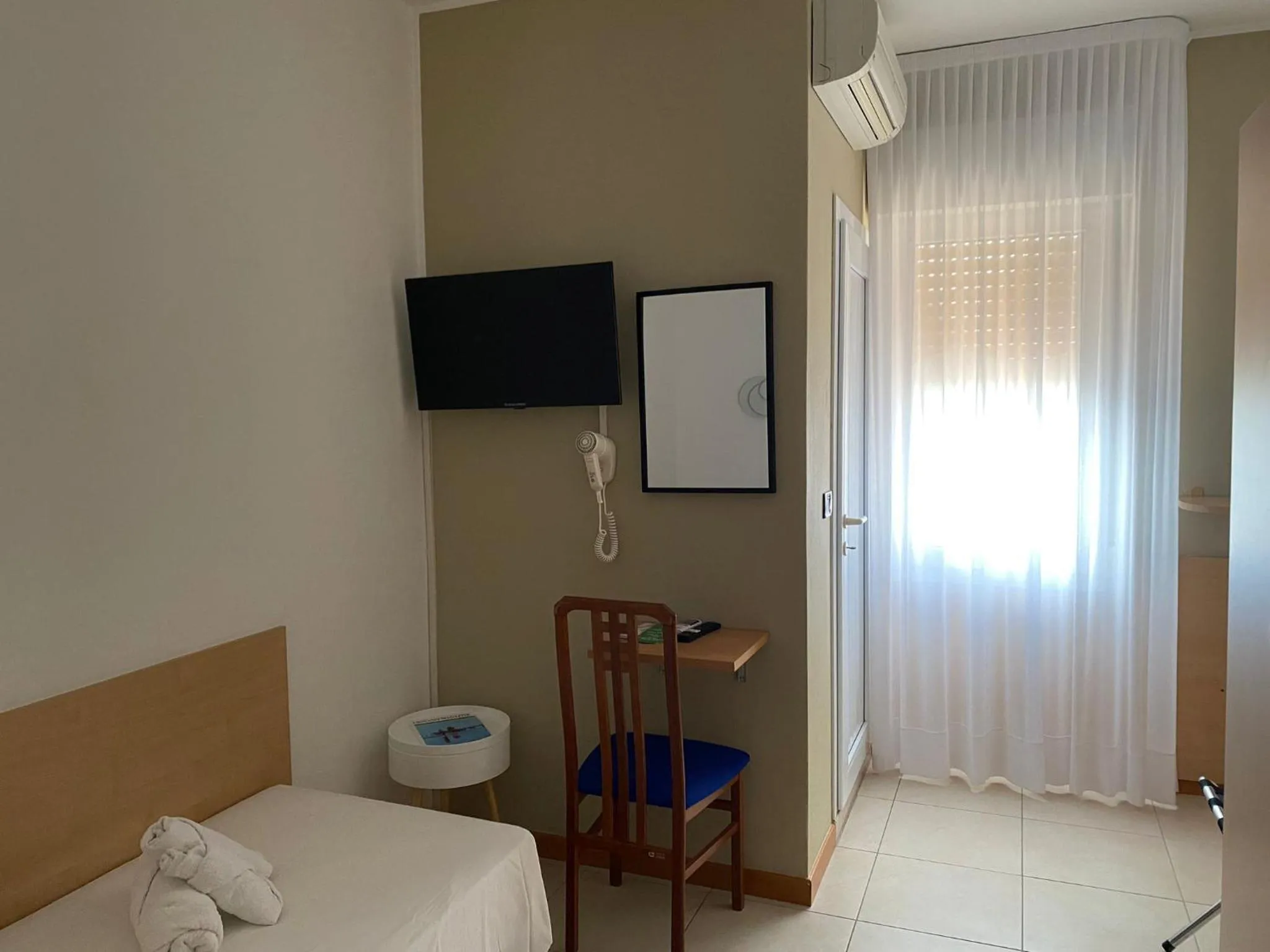 Bedroom, Bed in Hotel Hc Resort Lignano