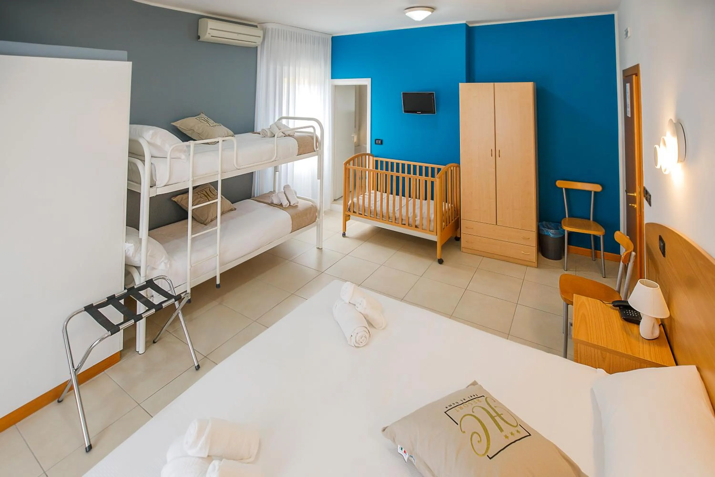 Bedroom, Bed in Hotel Hc Resort Lignano