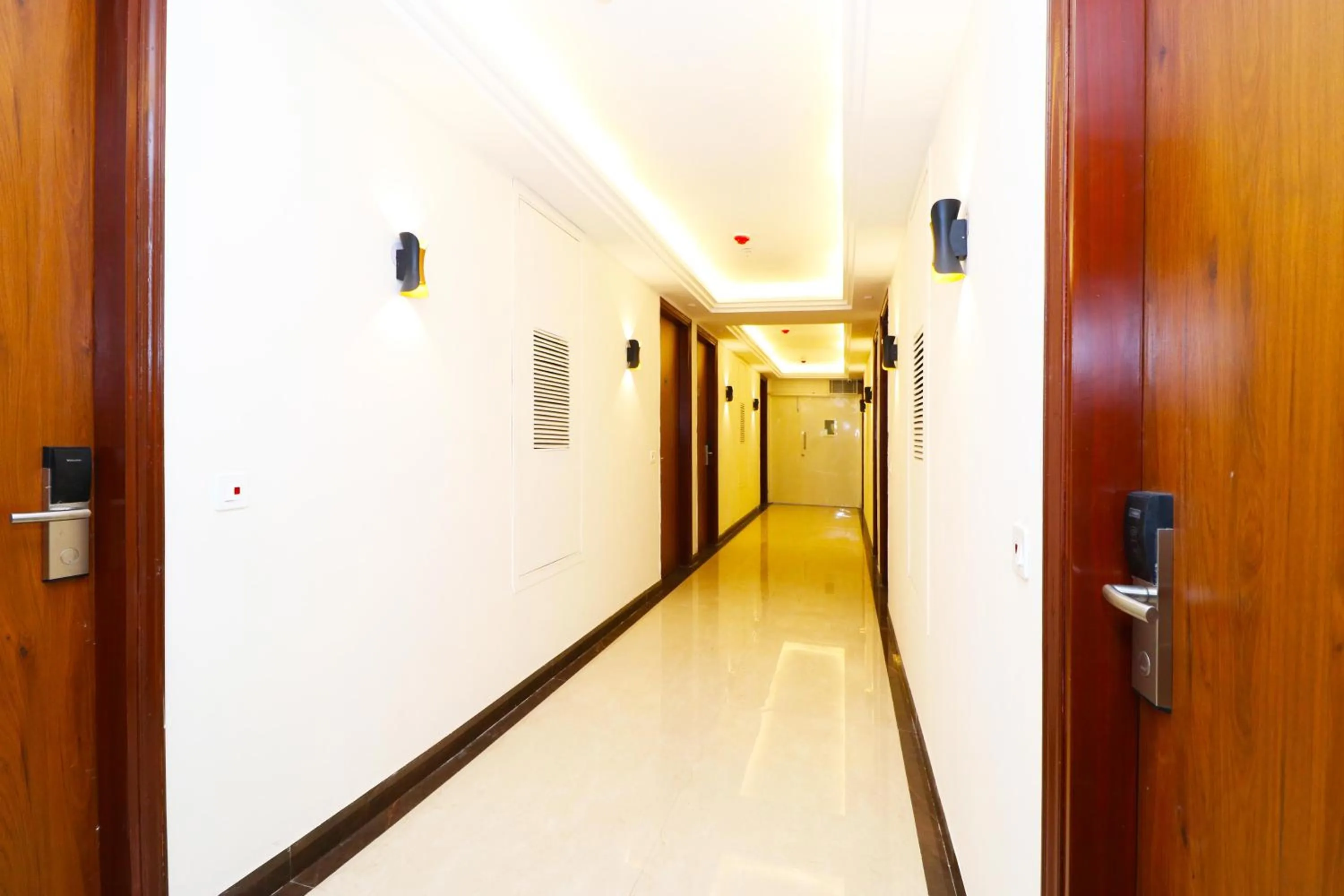 Balcony/Terrace in Hotel Leo Saffron - Pitampura