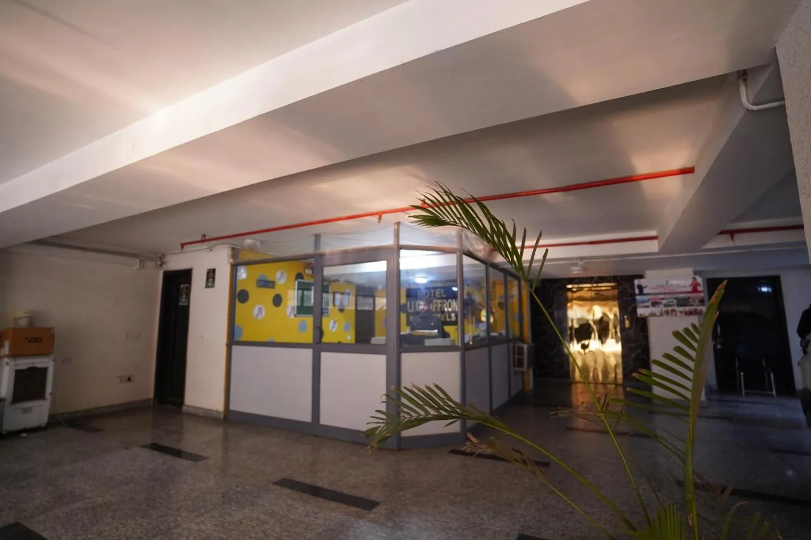 Night in Hotel Leo Saffron - Pitampura