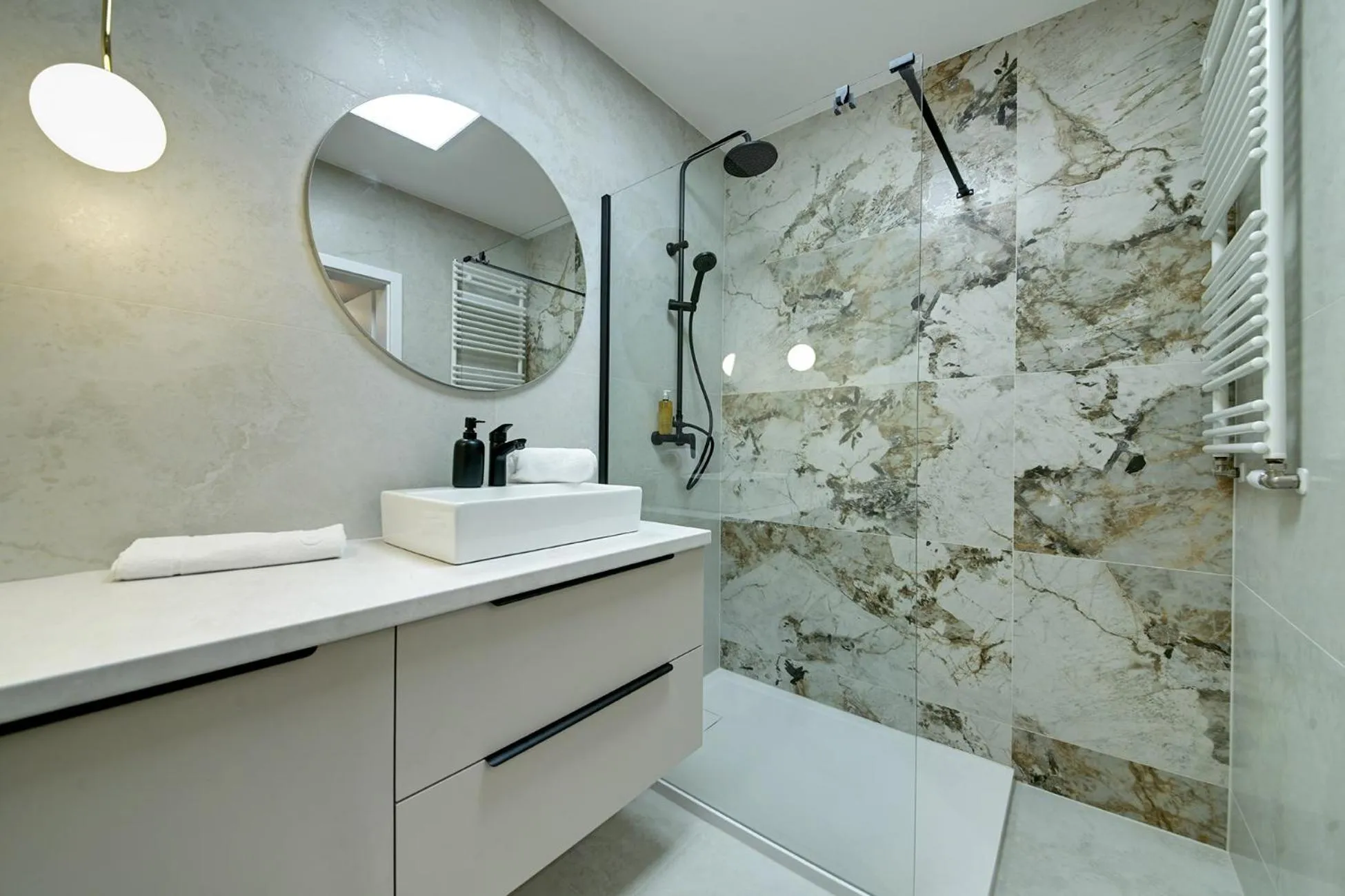 Shower in RentPlanet - Apartamenty IzerSKI Resort