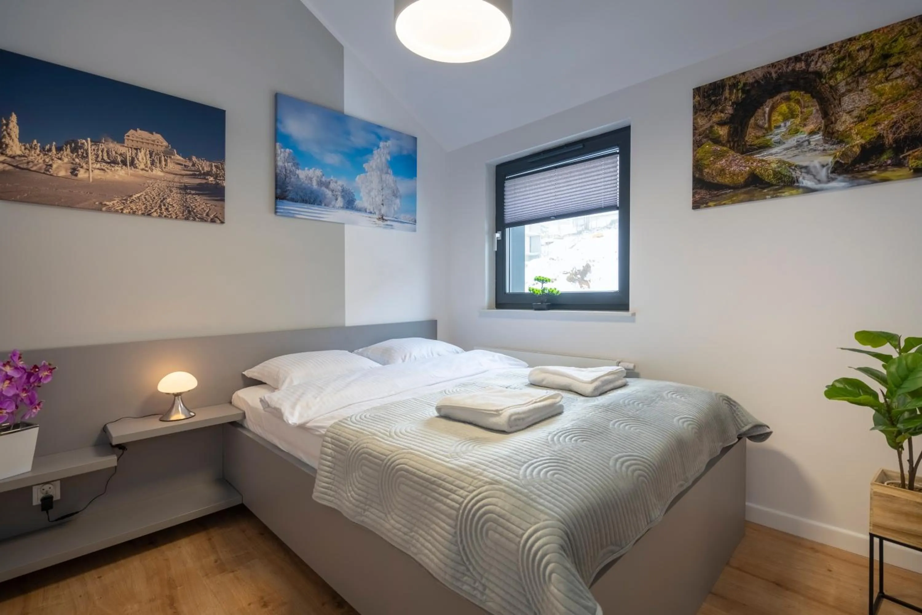 Bedroom, Bed in RentPlanet - Apartamenty IzerSKI Resort