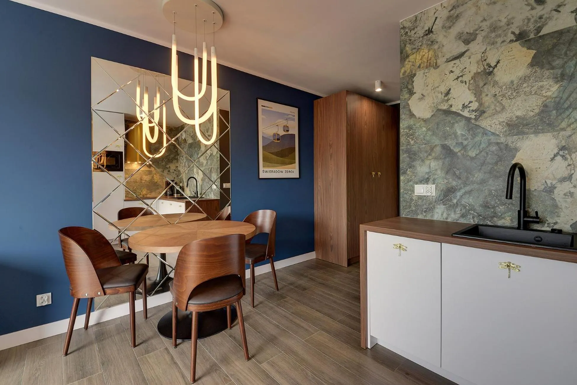 Kitchen or kitchenette in RentPlanet - Apartamenty IzerSKI Resort