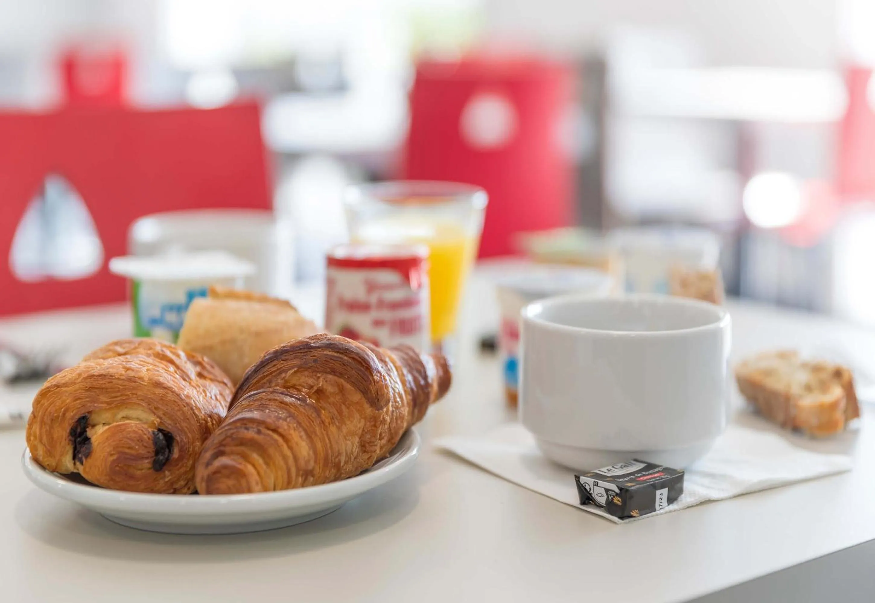 Breakfast in B&B HOTEL Romilly-sur-Seine
