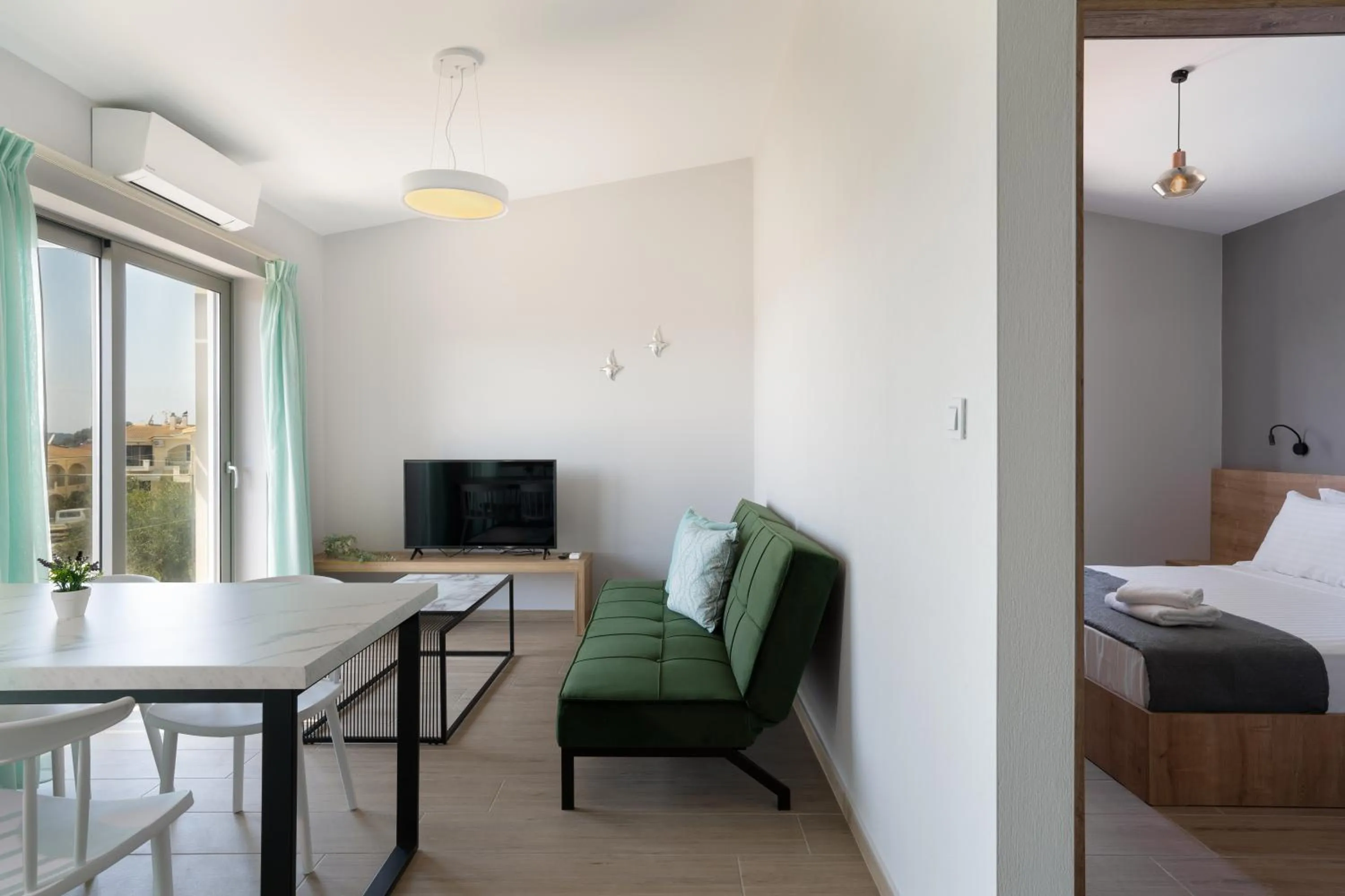 TV and multimedia in Sarah Luxury Rooms