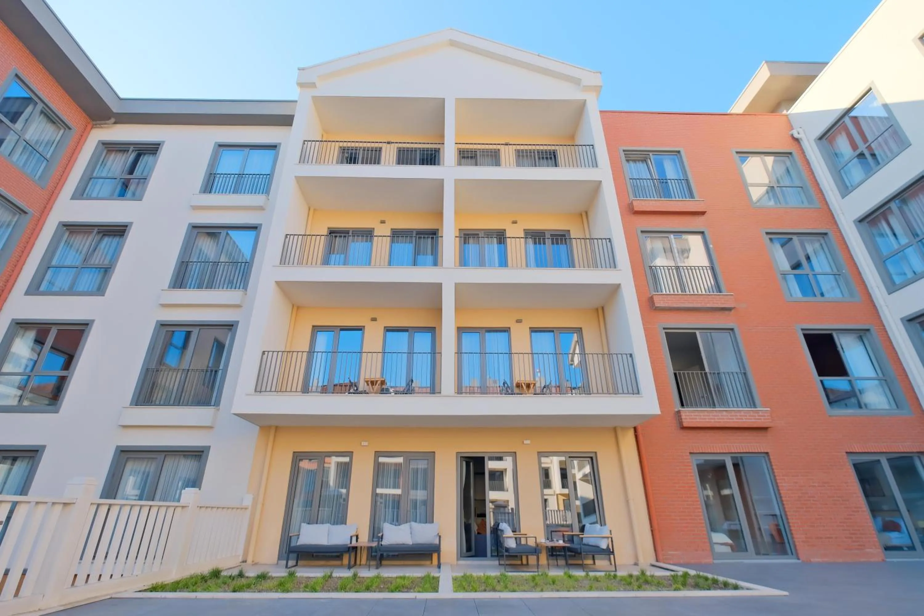 Property building in New Inn Hotel Cadde 54 Mall