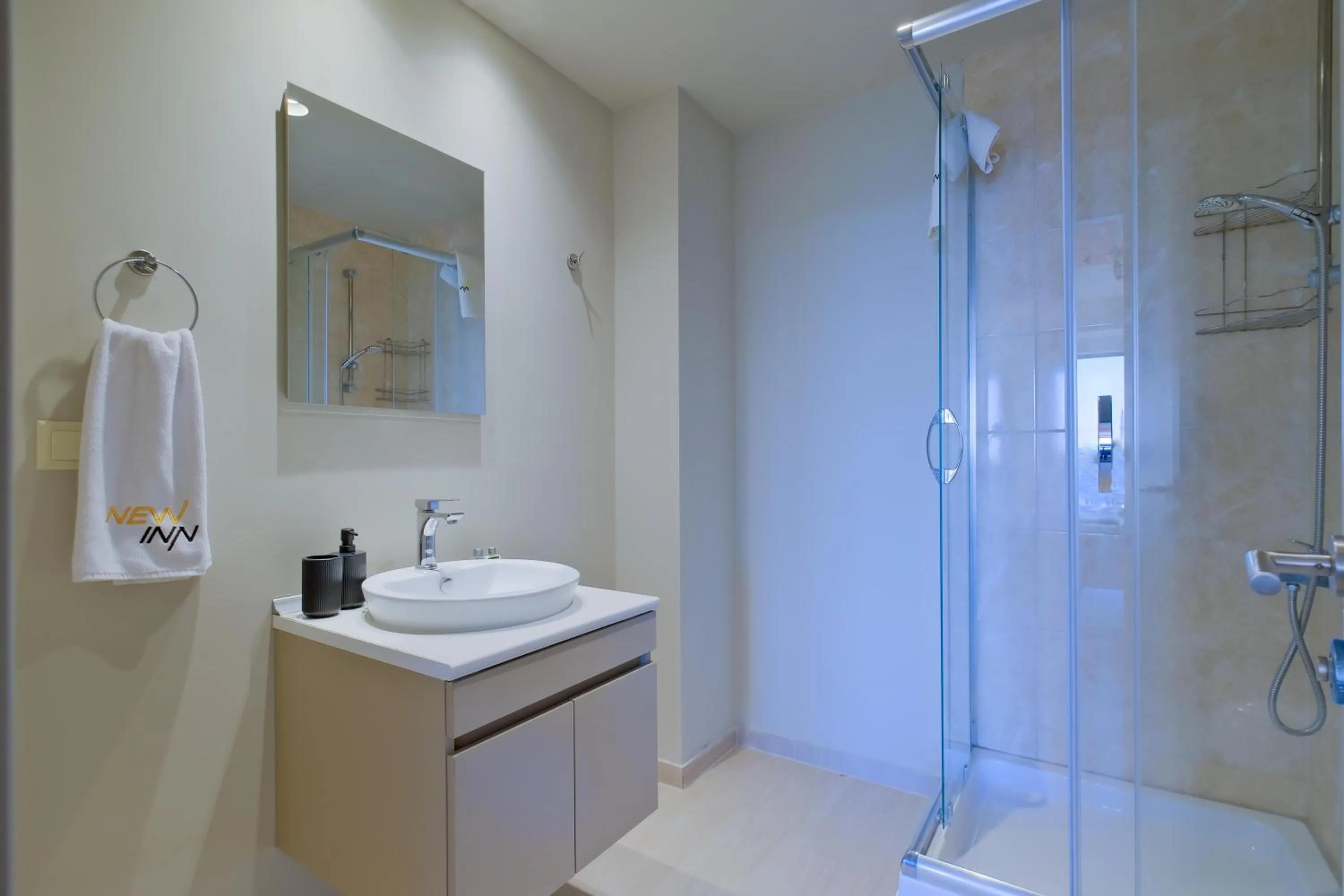 Shower in New Inn Hotel Cadde 54 Mall