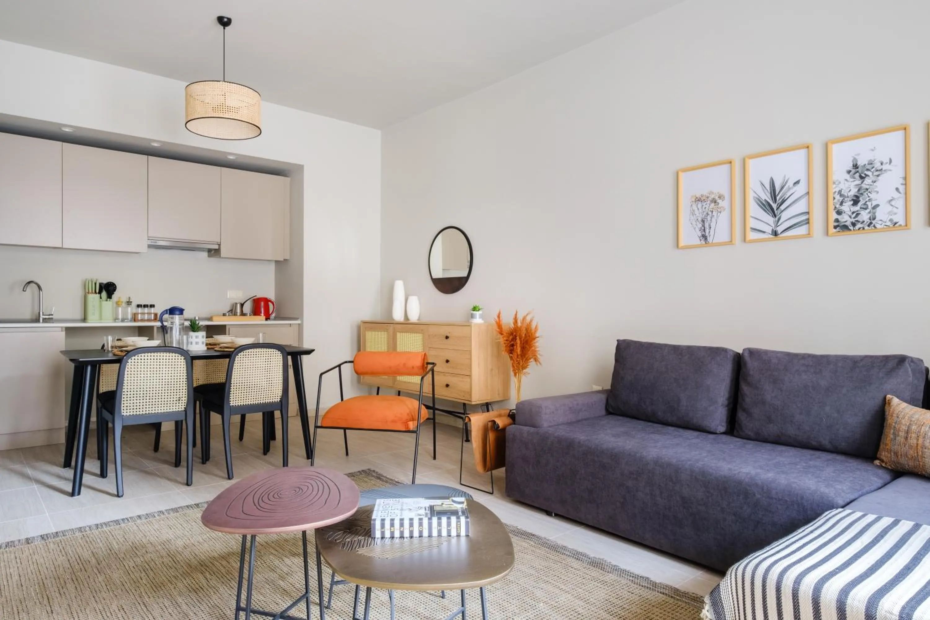 TV and multimedia in New Inn Hotel Cadde 54 Mall