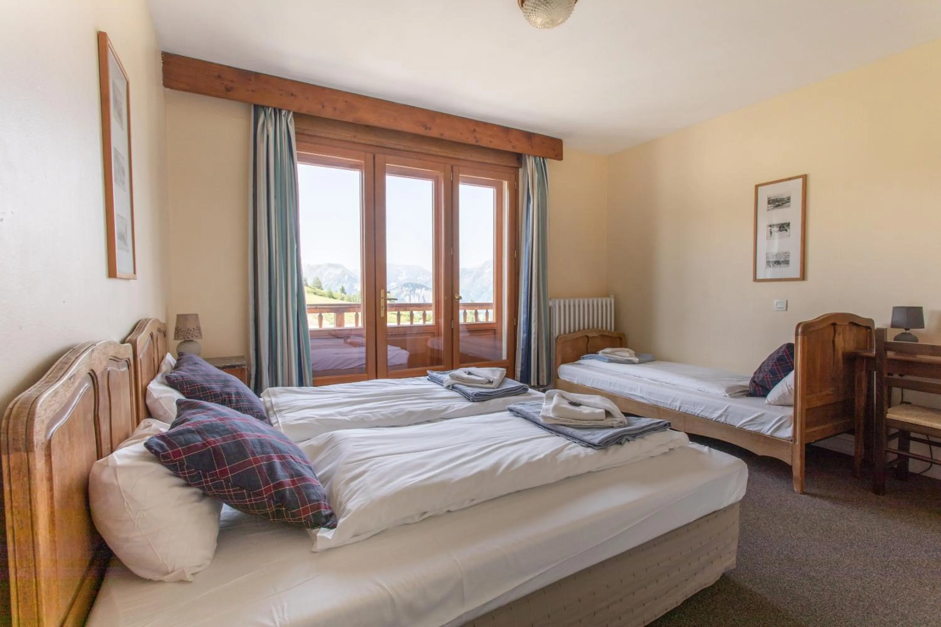 Bed in Hotel le Chamois