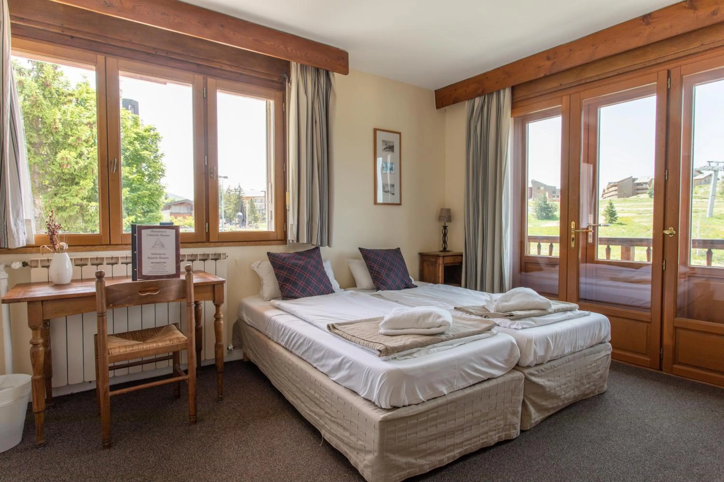 Bed in Hotel le Chamois