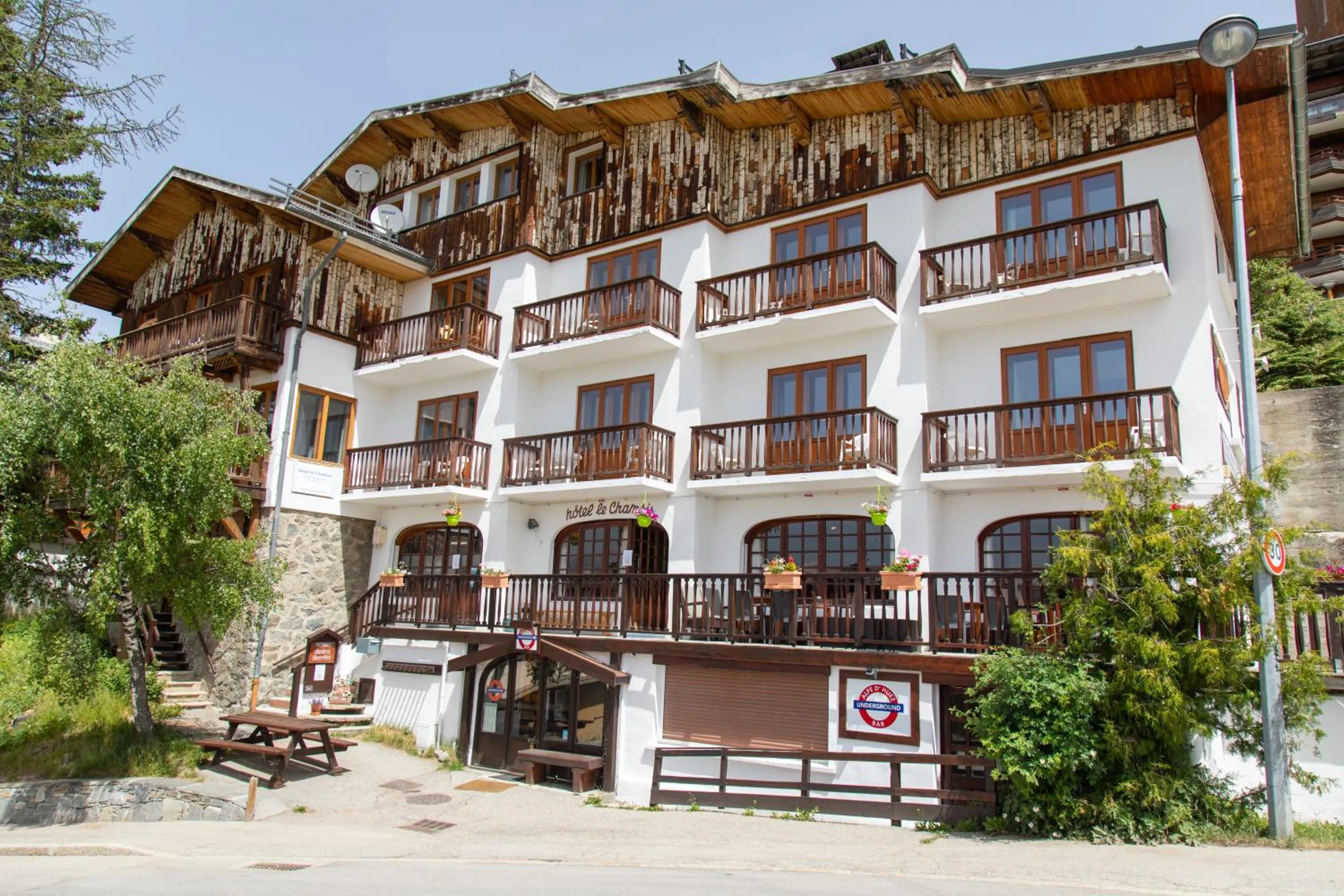 Property building in Hotel le Chamois