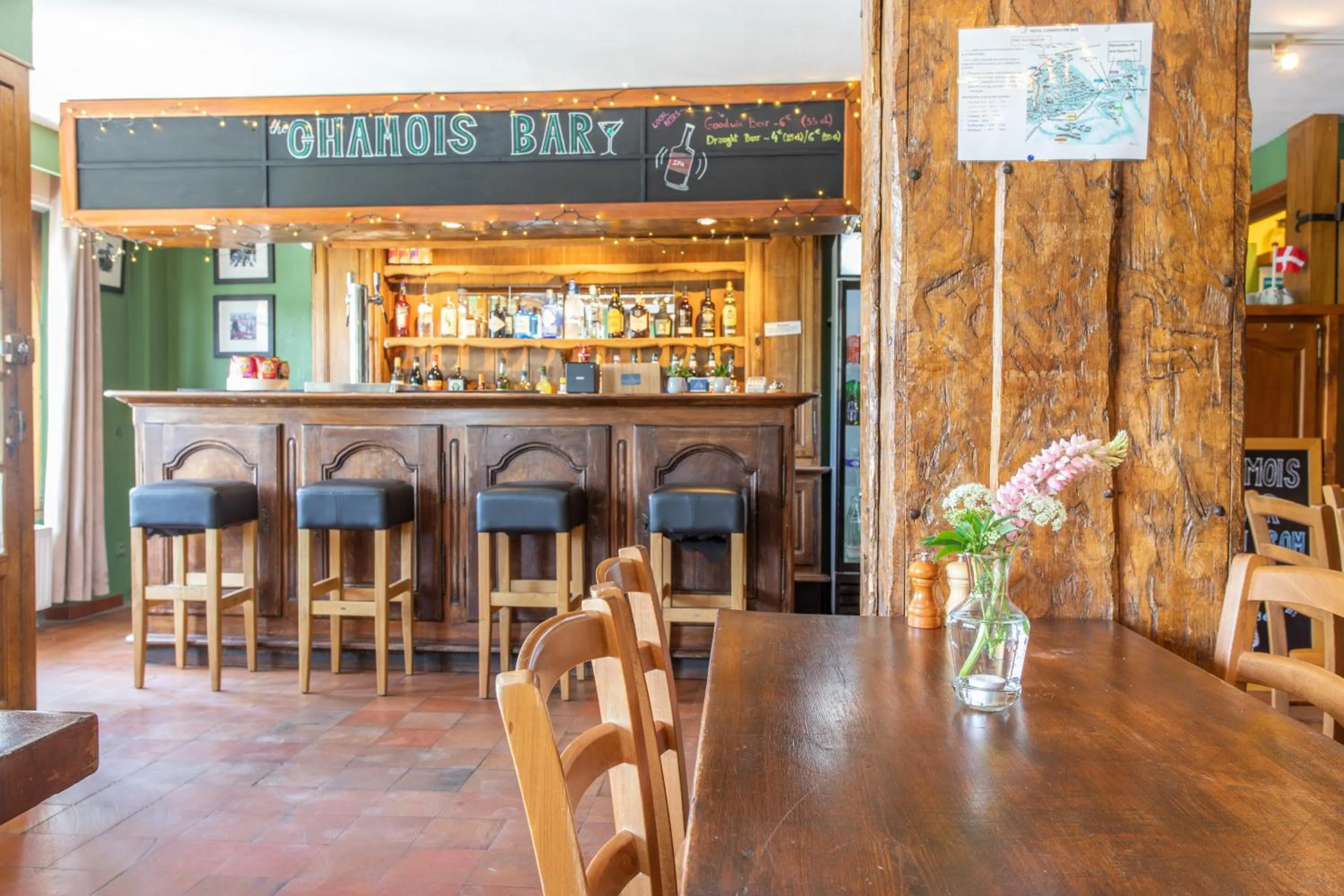 Restaurant/places to eat in Hotel le Chamois