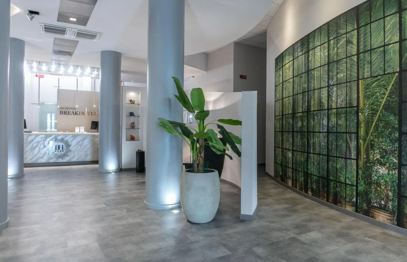 Lobby or reception, Bed in Break Hotel