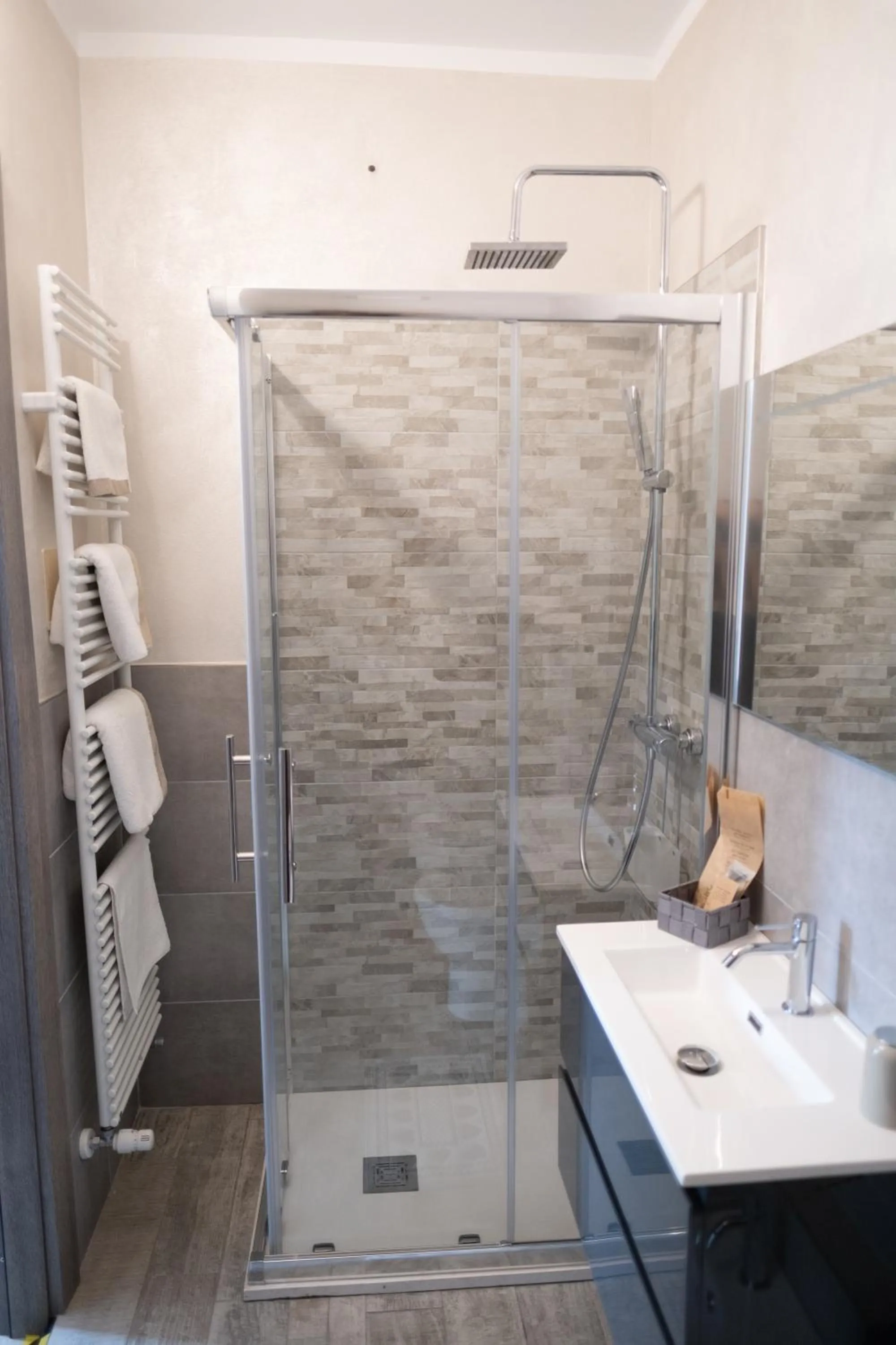 Shower in Il Riccio e la Castagna - Country House