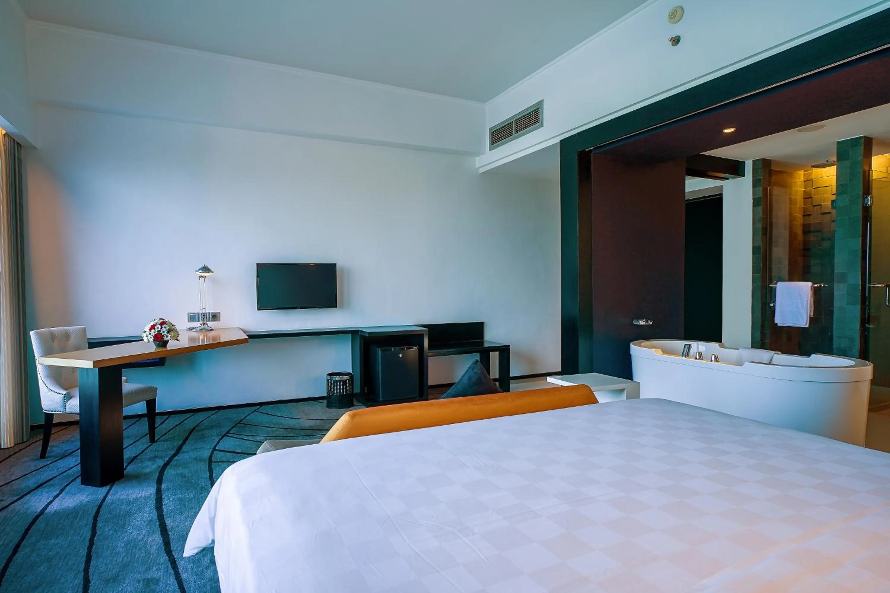 Bed in ARTOTEL TS Suites Surabaya
