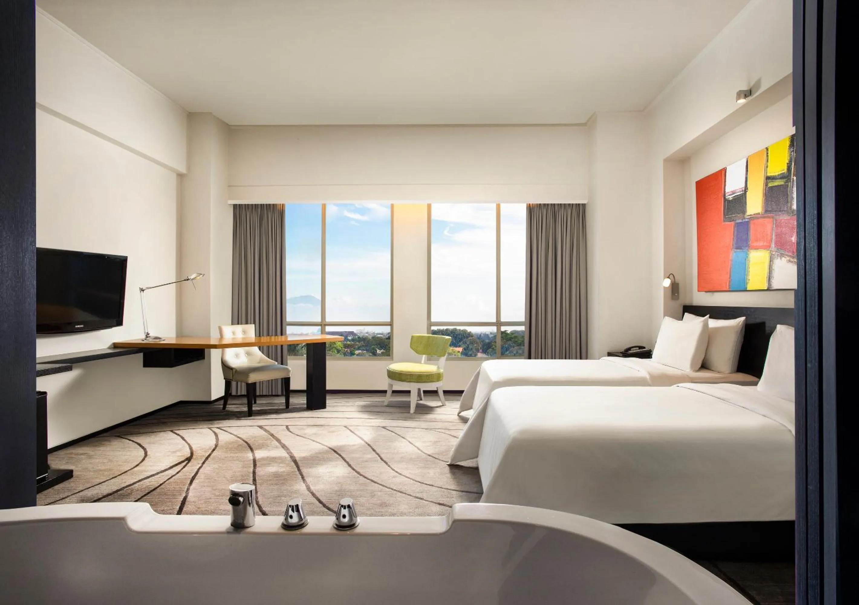 Bed in ARTOTEL TS Suites Surabaya