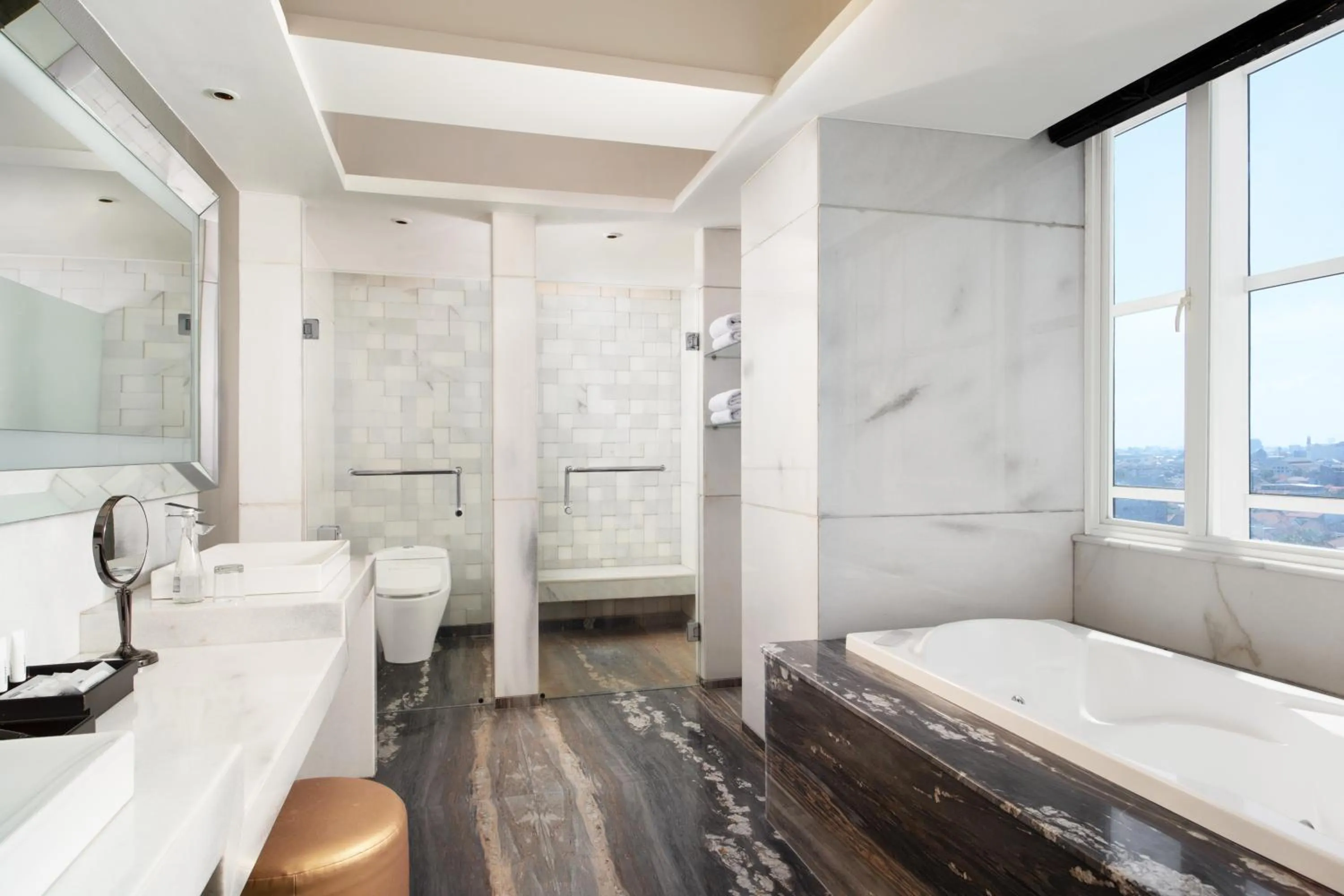 Bathroom in ARTOTEL TS Suites Surabaya