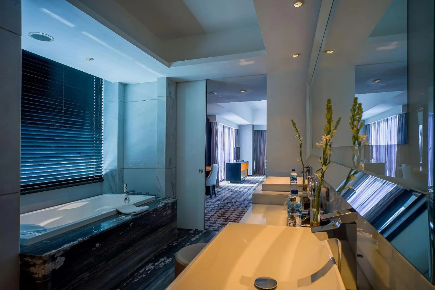 Bathroom in ARTOTEL TS Suites Surabaya