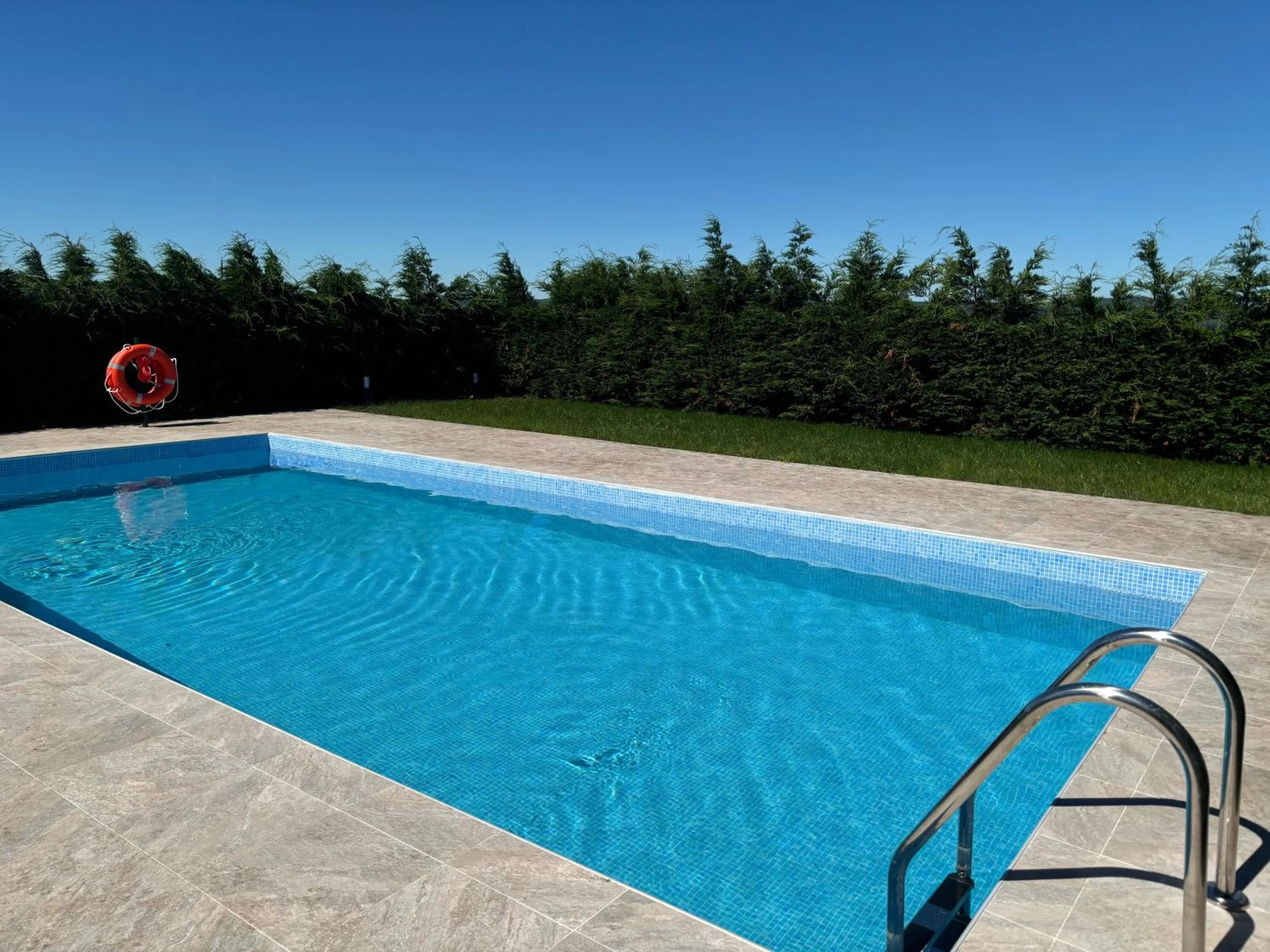 Swimming pool in Albergue Naturmaz