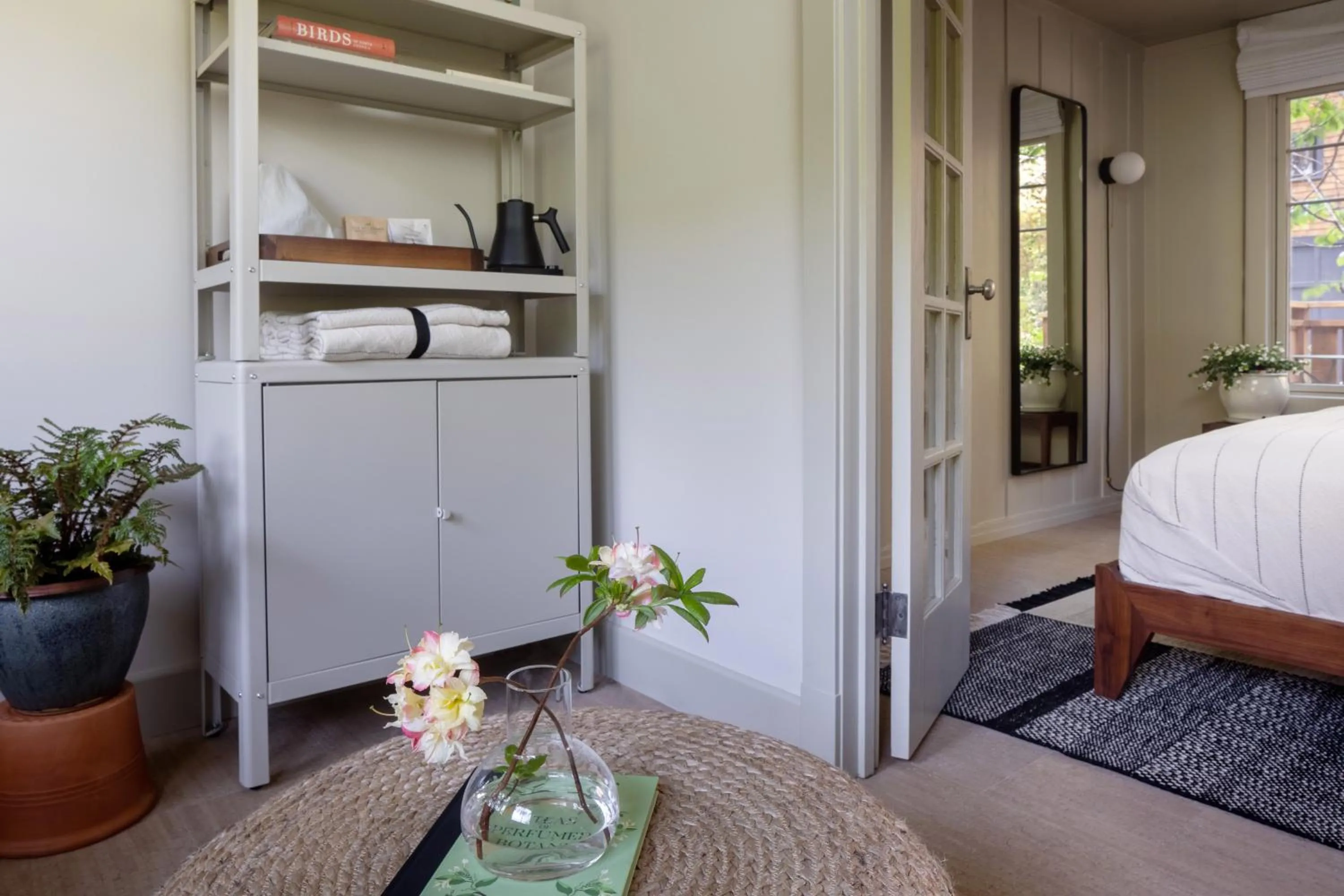 Seating area, Bed in Dawn Ranch