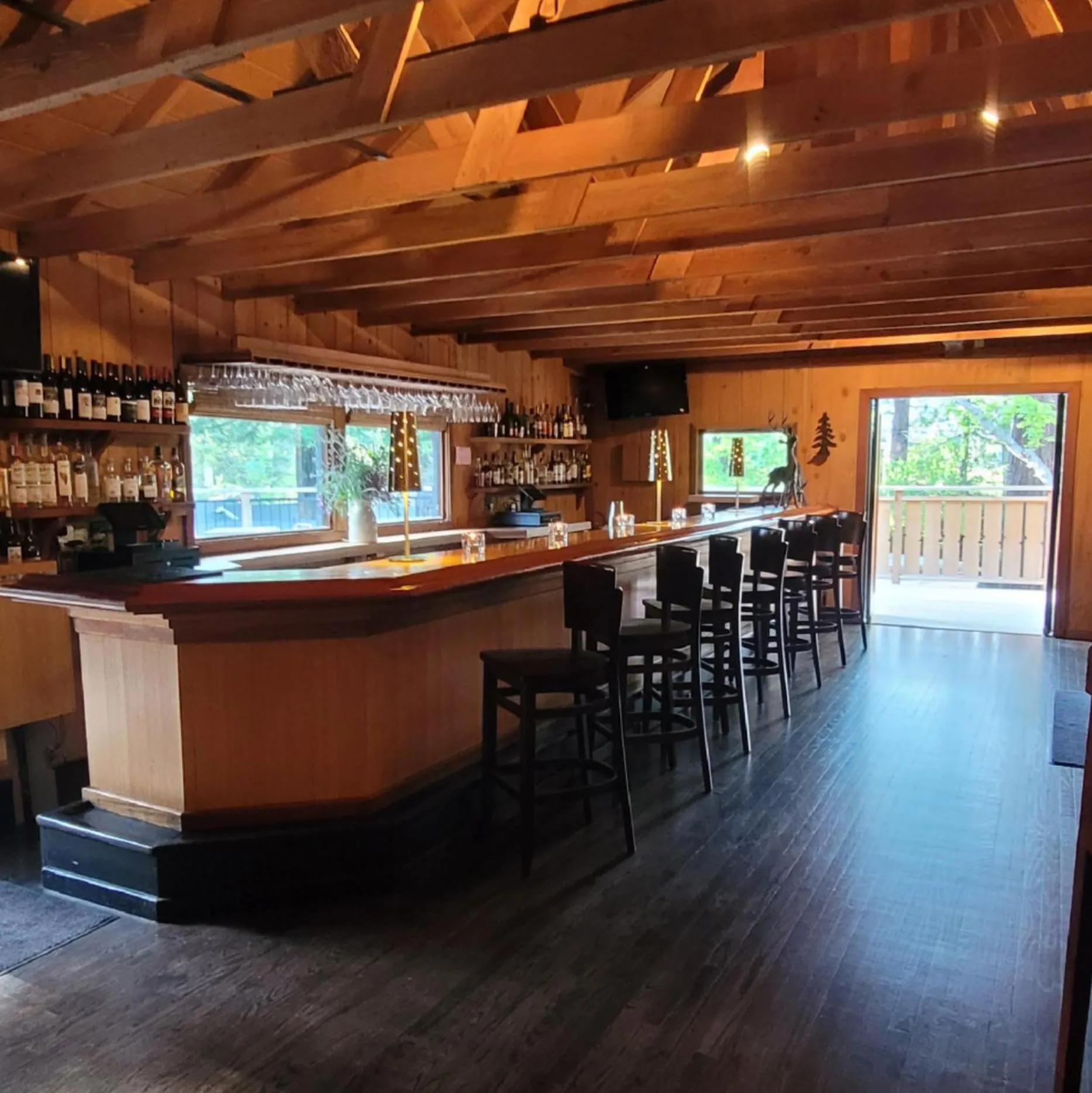 Lounge or bar in Dawn Ranch