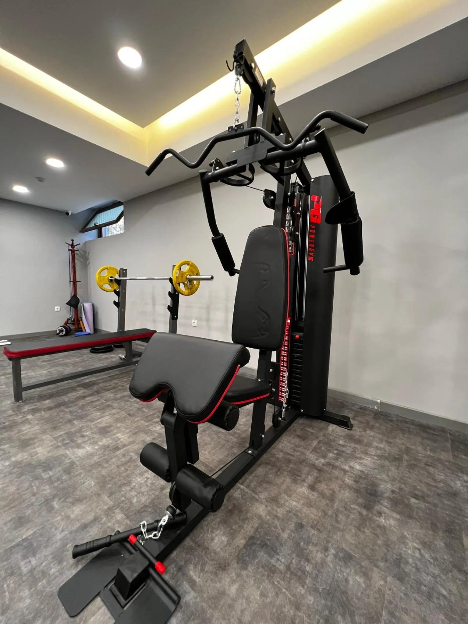 Fitness centre/facilities in King Plaza Hotel