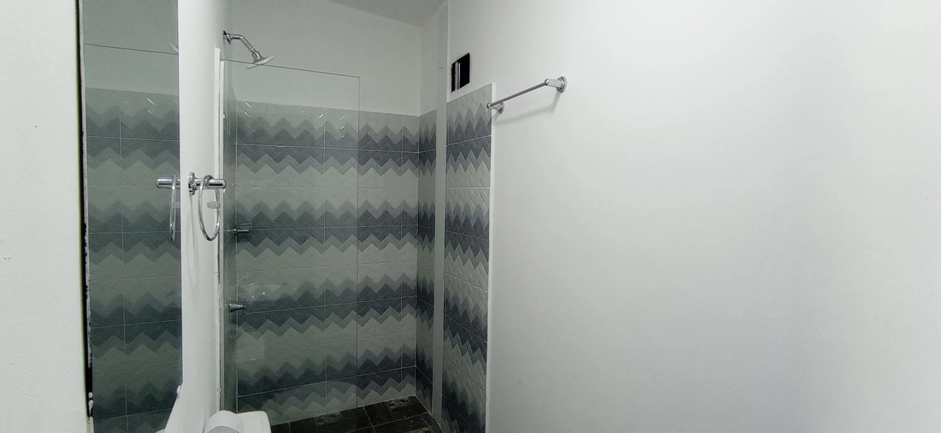 Shower in Hotel Rodadero Dorado Beach