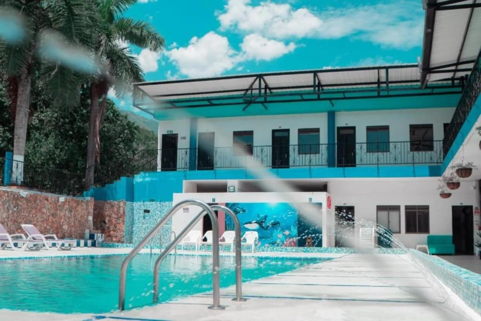 Swimming pool in Hotel Villa Alicia