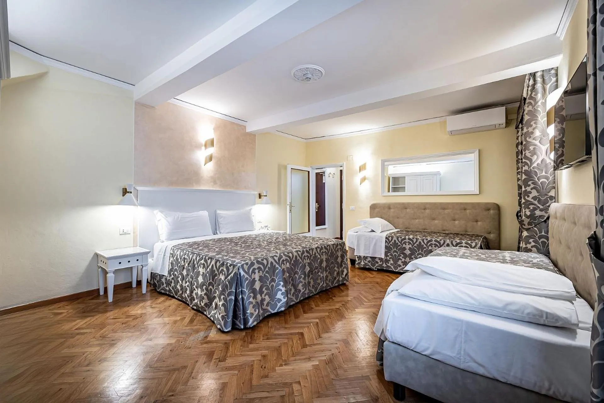 Photo of the whole room, Bed in Hotel Alessandra