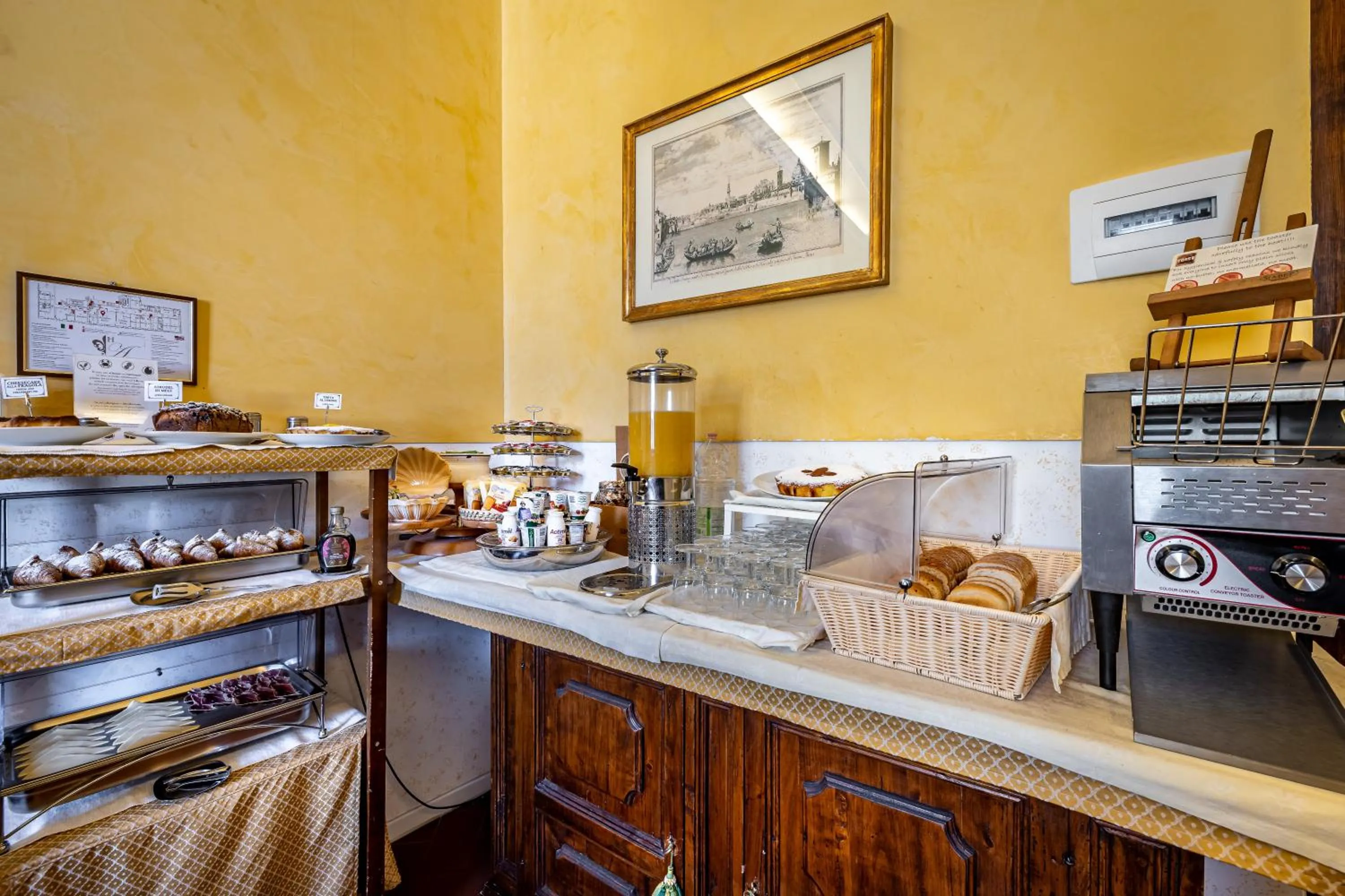 Breakfast in Hotel Alessandra