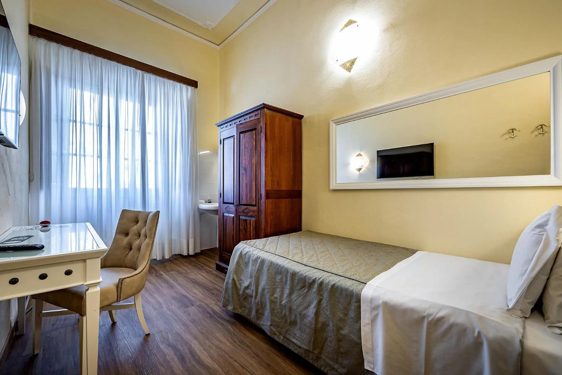 Photo of the whole room, Bed in Hotel Alessandra