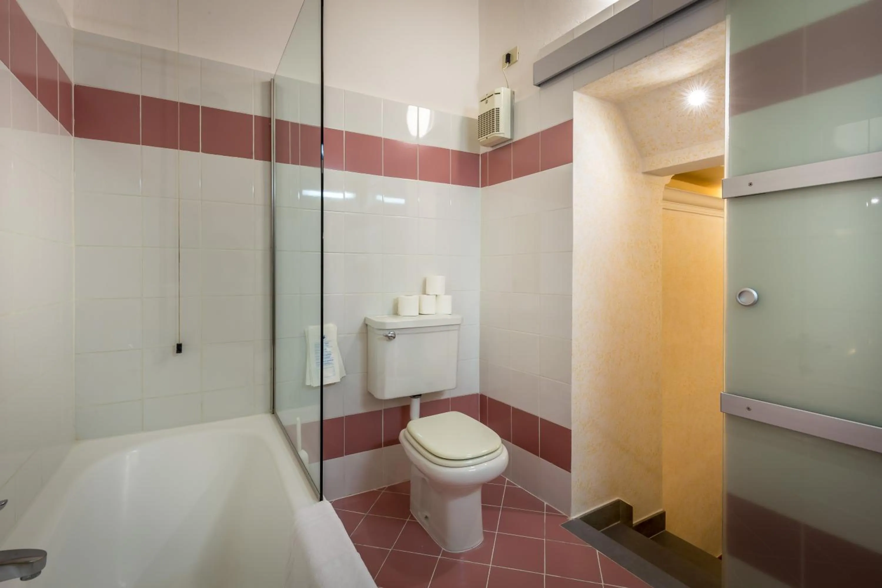 Shower in Hotel Alessandra