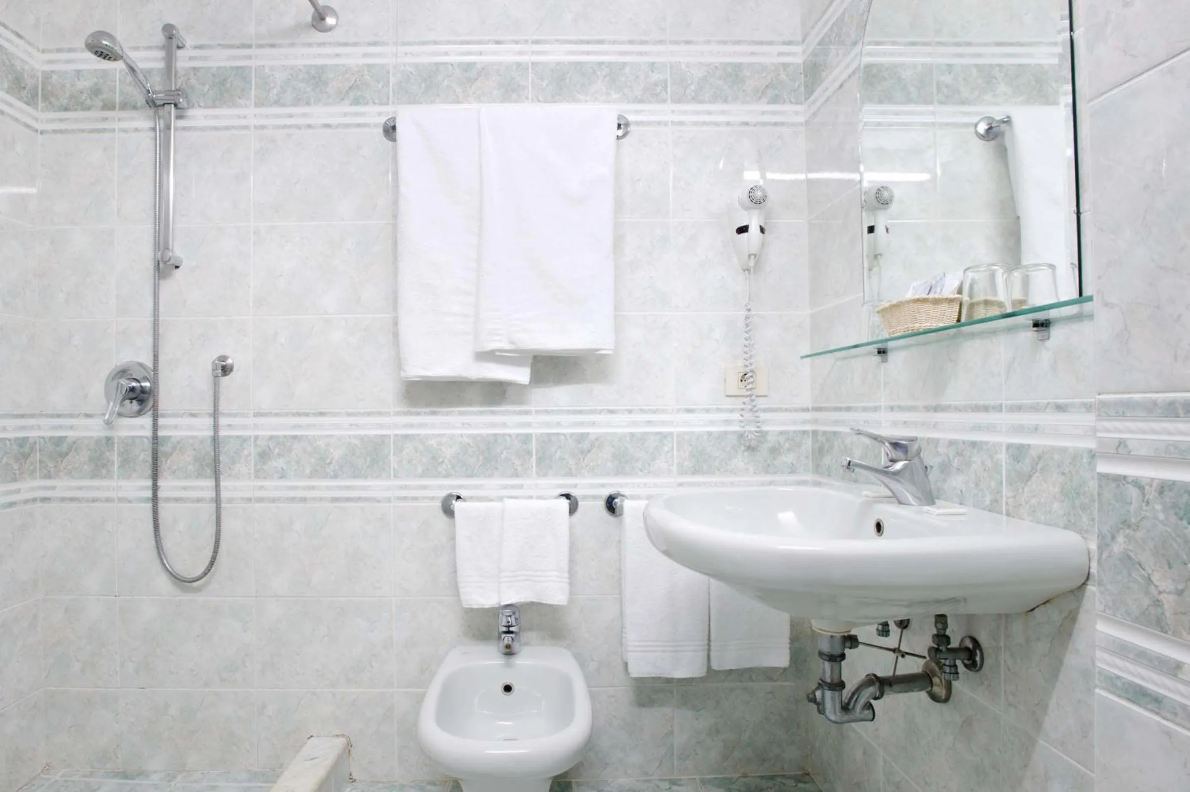 Shower in Hotel Alessandra